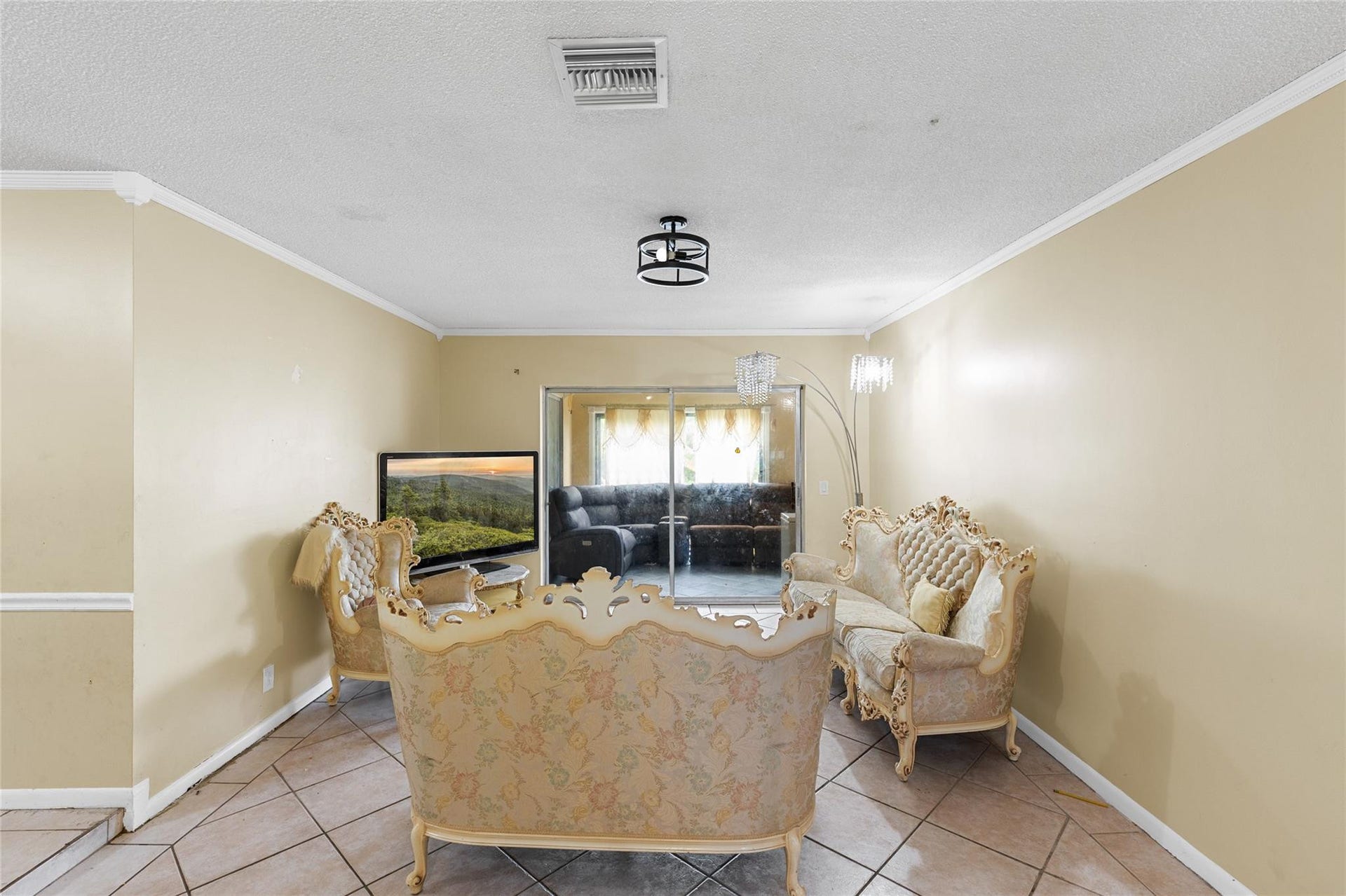 970 SW 67TH Avenue, North Lauderdale, FL 33068 Photo 7