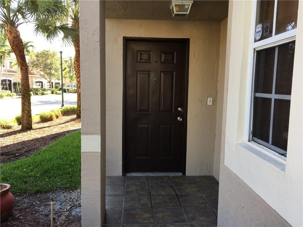 901 SEVILLA Circle, Weston, FL 33326 Photo 2