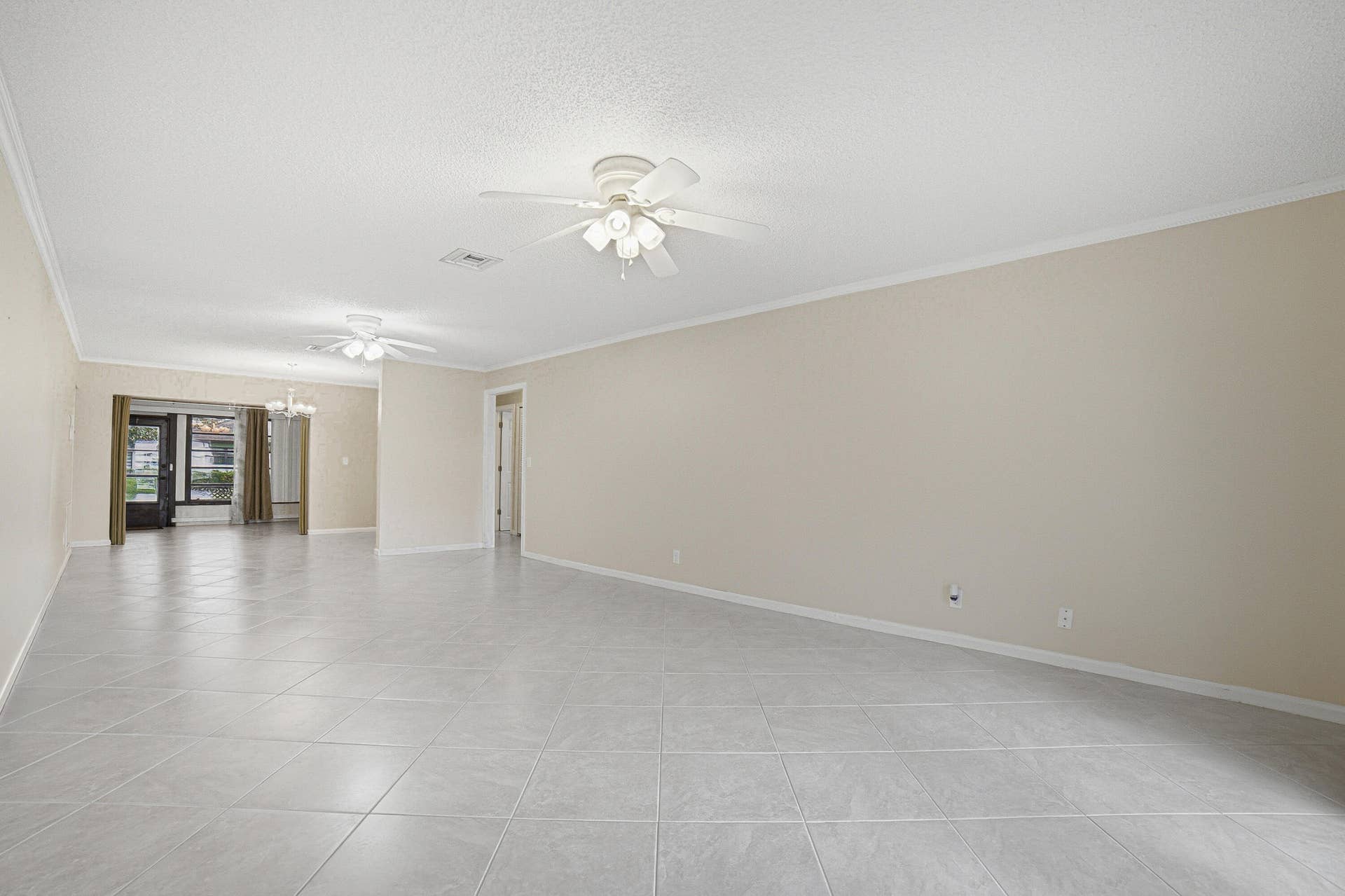 10393 QUAILWOOD Lane, #B, Boynton Beach, Boynton Beach, FL 33436 08-Livingroom