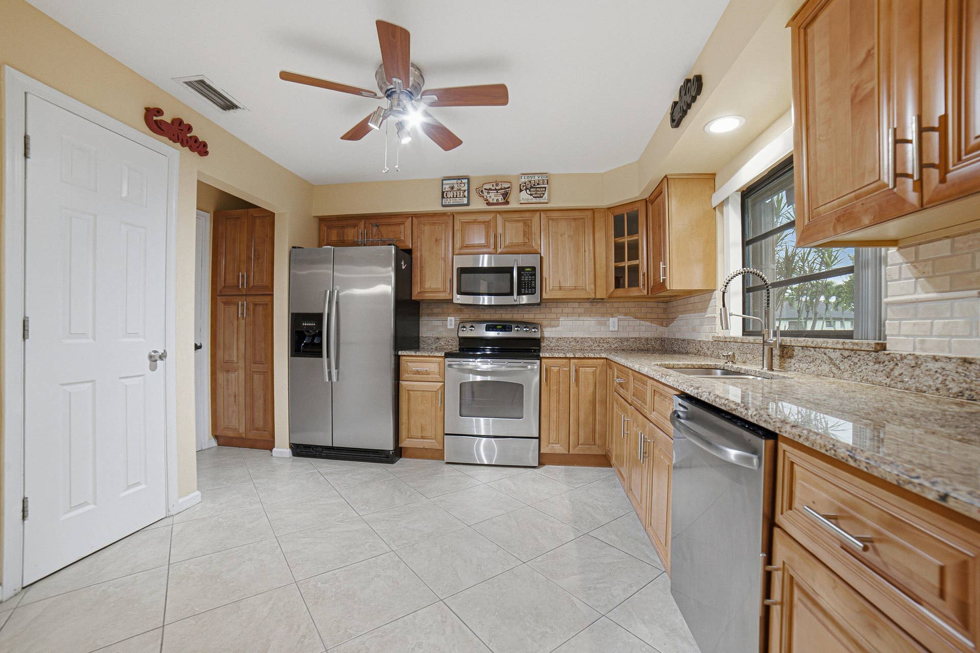 10393 QUAILWOOD Lane, #B, Boynton Beach, Boynton Beach, FL 33436 13-Kitchen