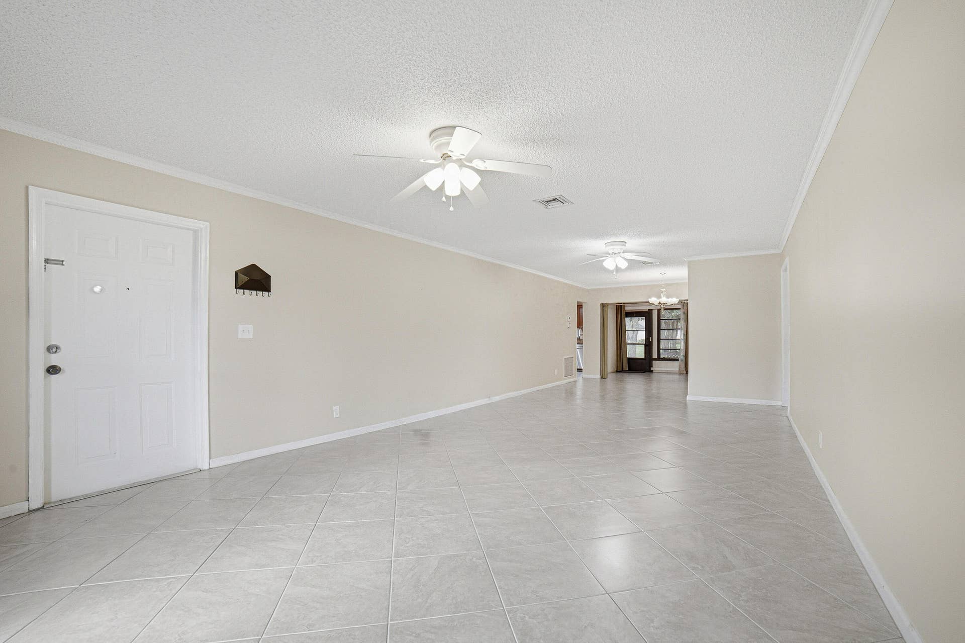 10393 QUAILWOOD Lane, #B, Boynton Beach, Boynton Beach, FL 33436 09-Livingroom-B