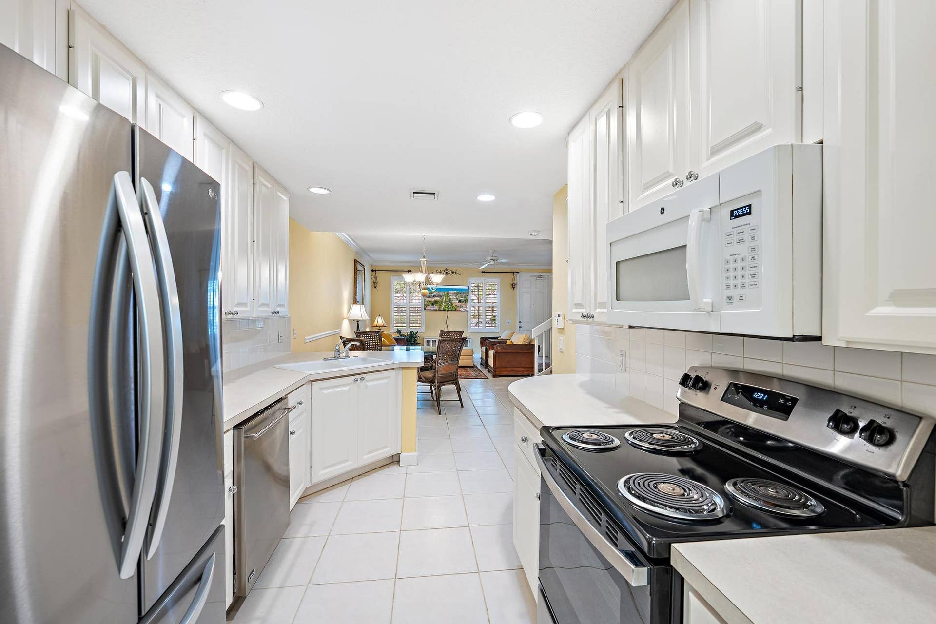 3277 E Community Drive, Jupiter, FL 33458 3277 E Community Dr-3
