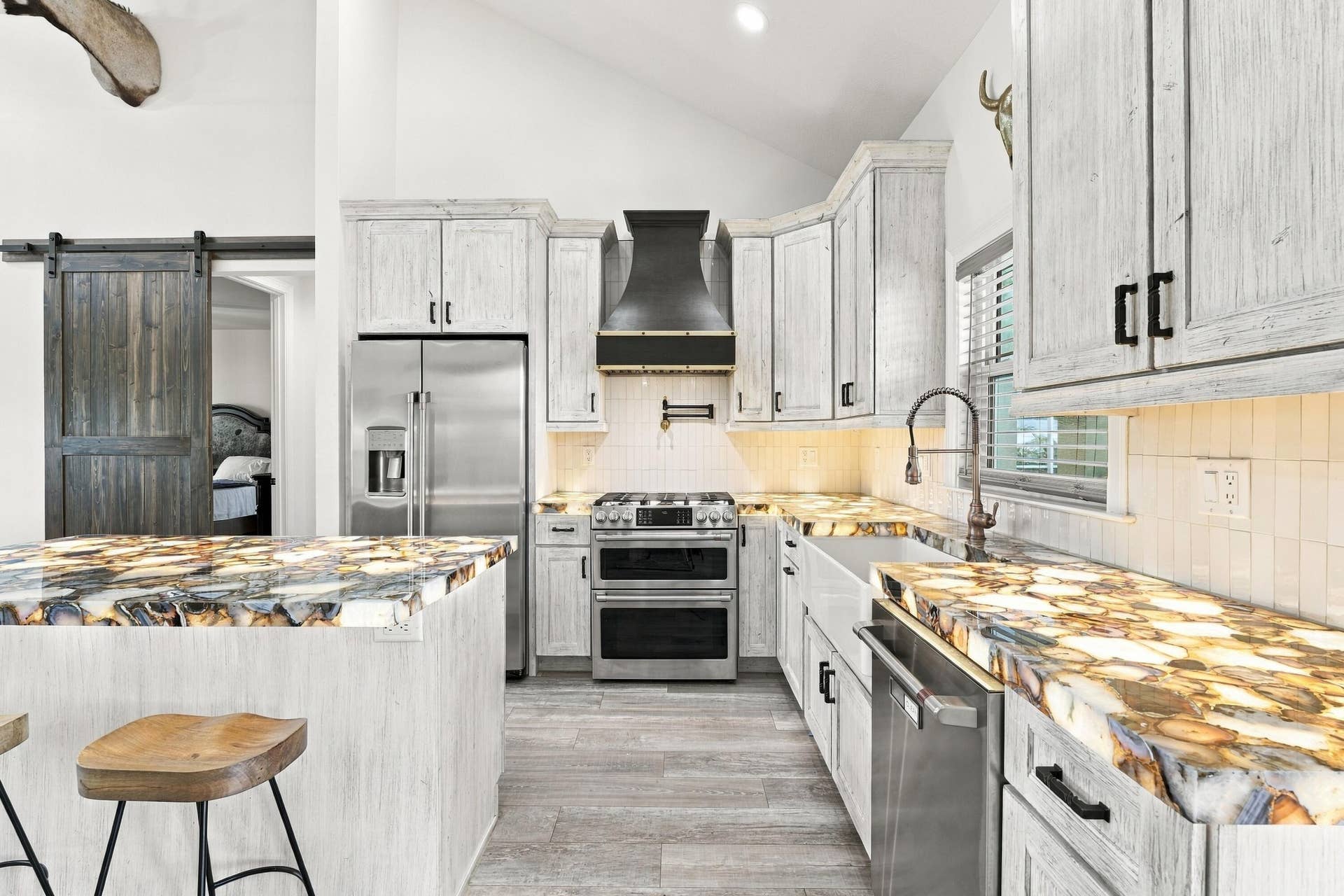 8700 SW 2nd Street, Okeechobee, FL 34974 Modern Kitchen with Premium Finishes