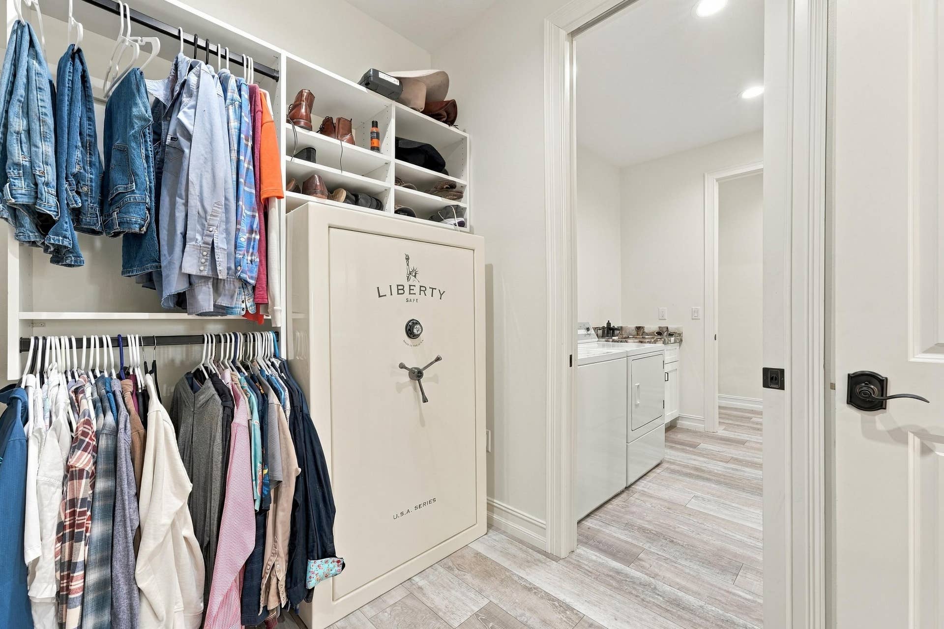 8700 SW 2nd Street, Okeechobee, FL 34974 Spacious Custom Walk-In Closet
