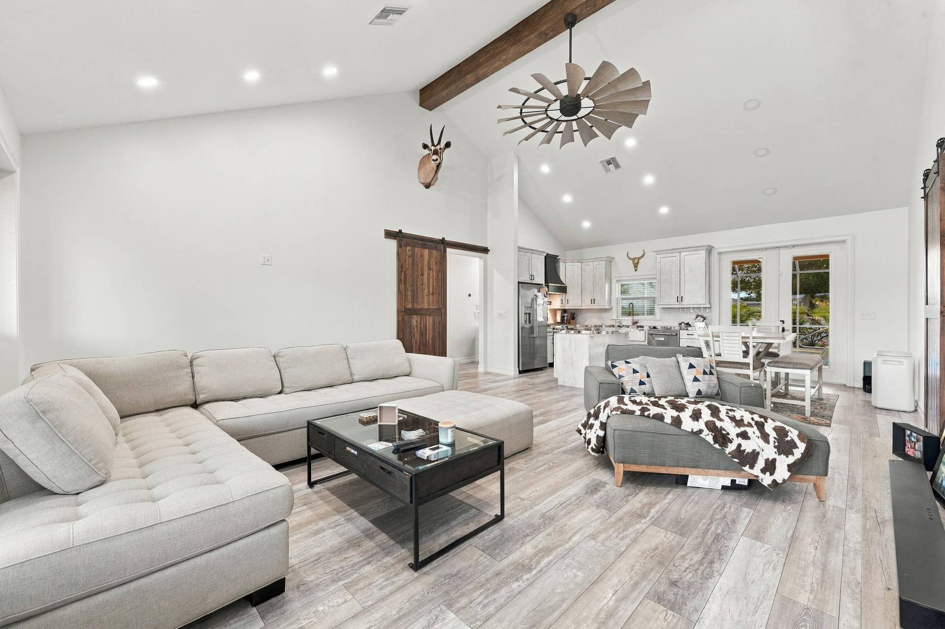 8700 SW 2nd Street, Okeechobee, FL 34974 Bright & Spacious Living Room