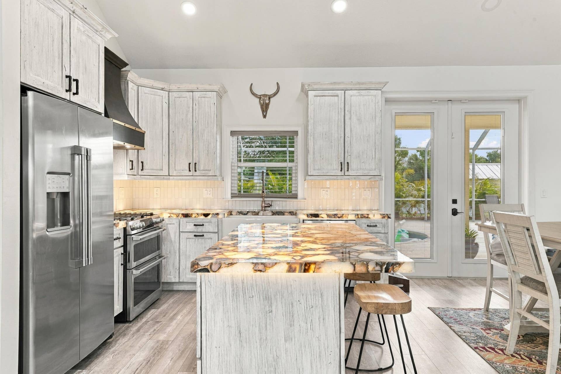8700 SW 2nd Street, Okeechobee, FL 34974 Beautiful Kitchen with Center Island