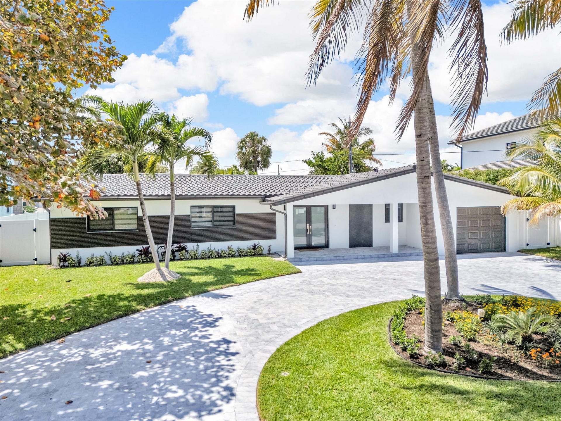 3231 NE 27TH Terrace, Lighthouse Point, FL 33064 Photo 2