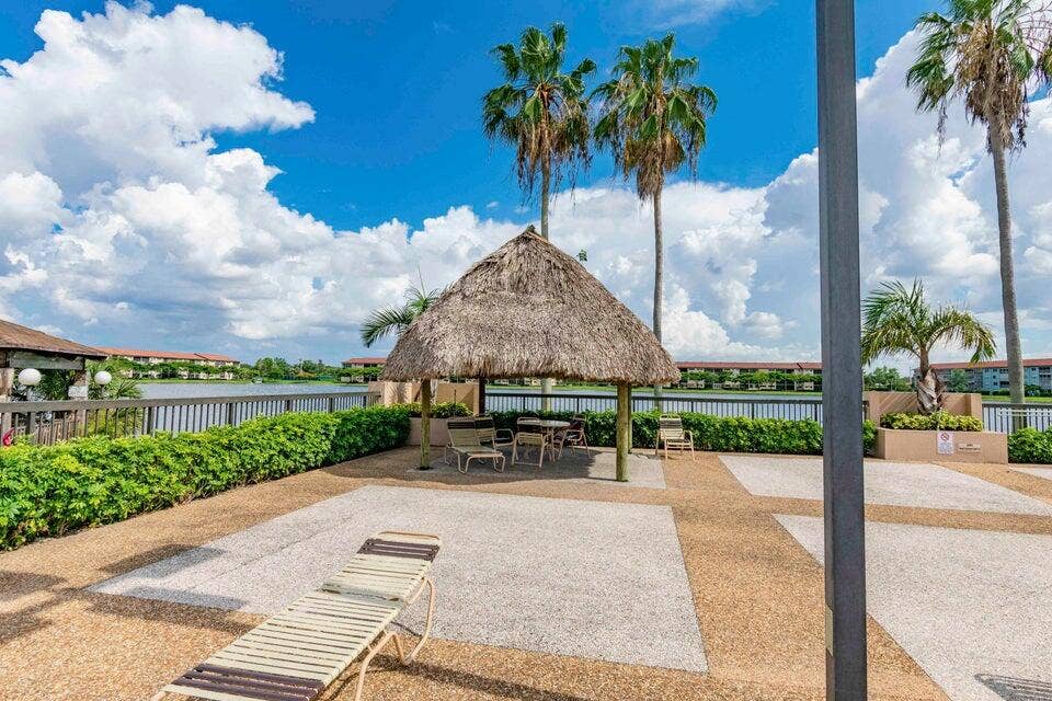 1100 SW 128TH Terrace, #302U, Pembroke Pines, FL 33027 CH pool tiki