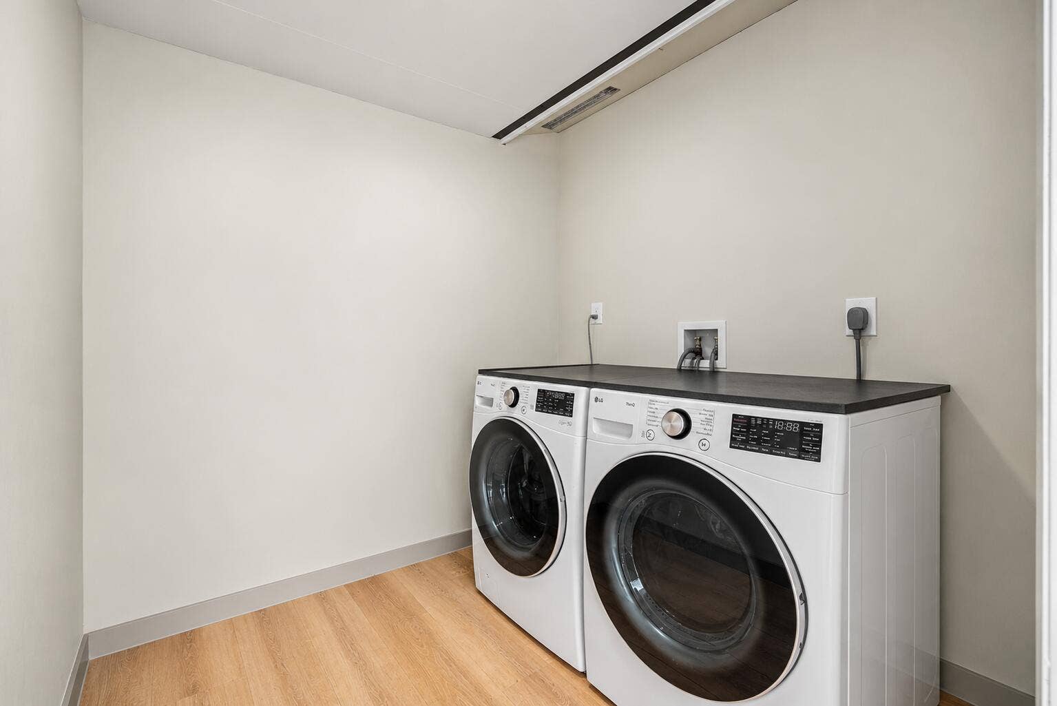 Minimalist LG Laundry Room Interior