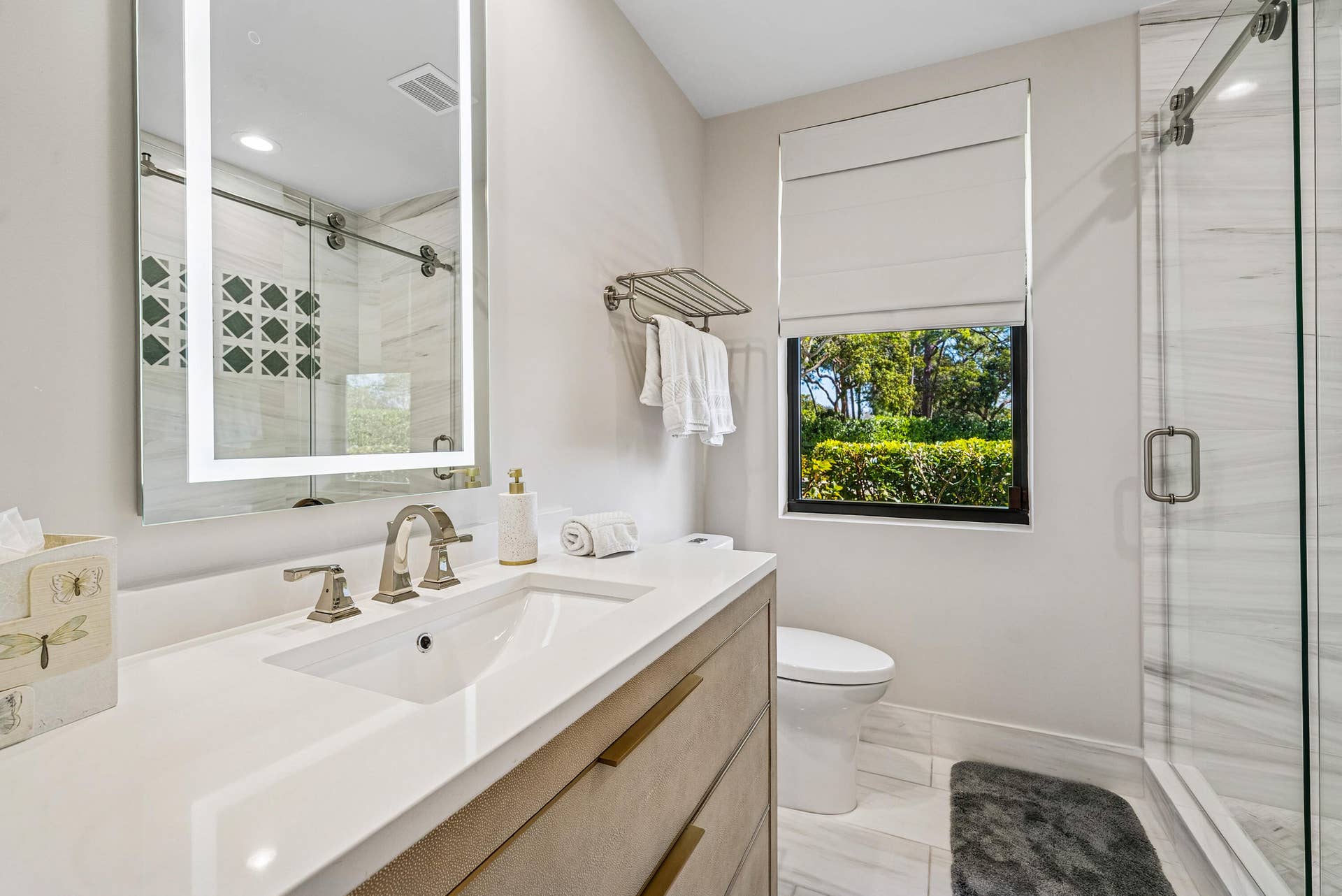 5221 Estates Drive, Delray Beach, FL 33445 Guest Bathroom