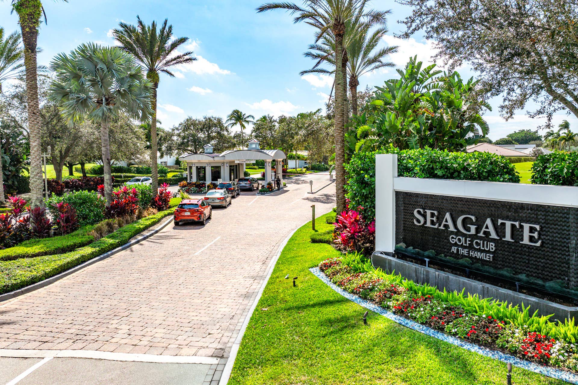 5221 Estates Drive, Delray Beach, FL 33445 Front Entrance