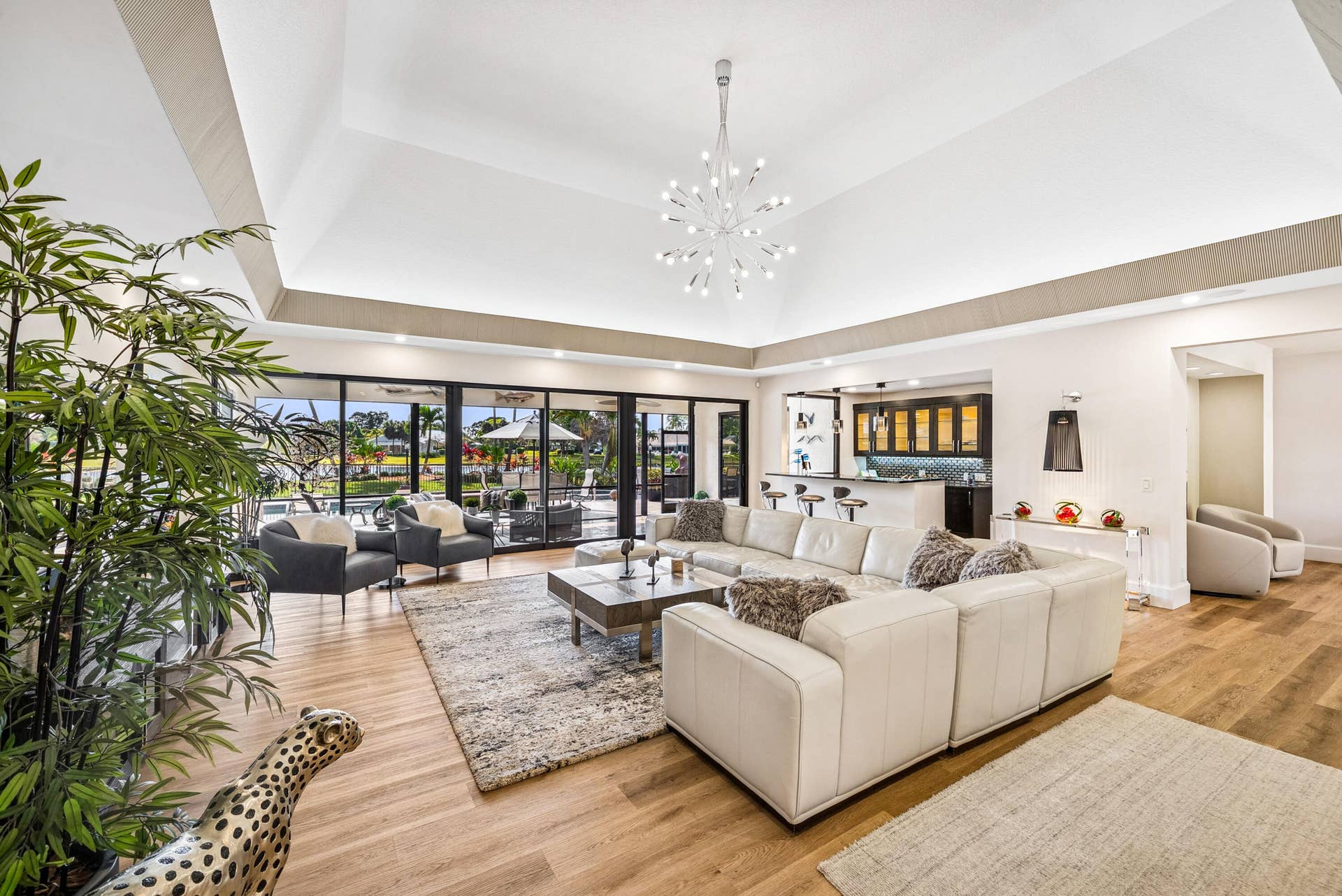 5221 Estates Drive, Delray Beach, FL 33445 Living Room