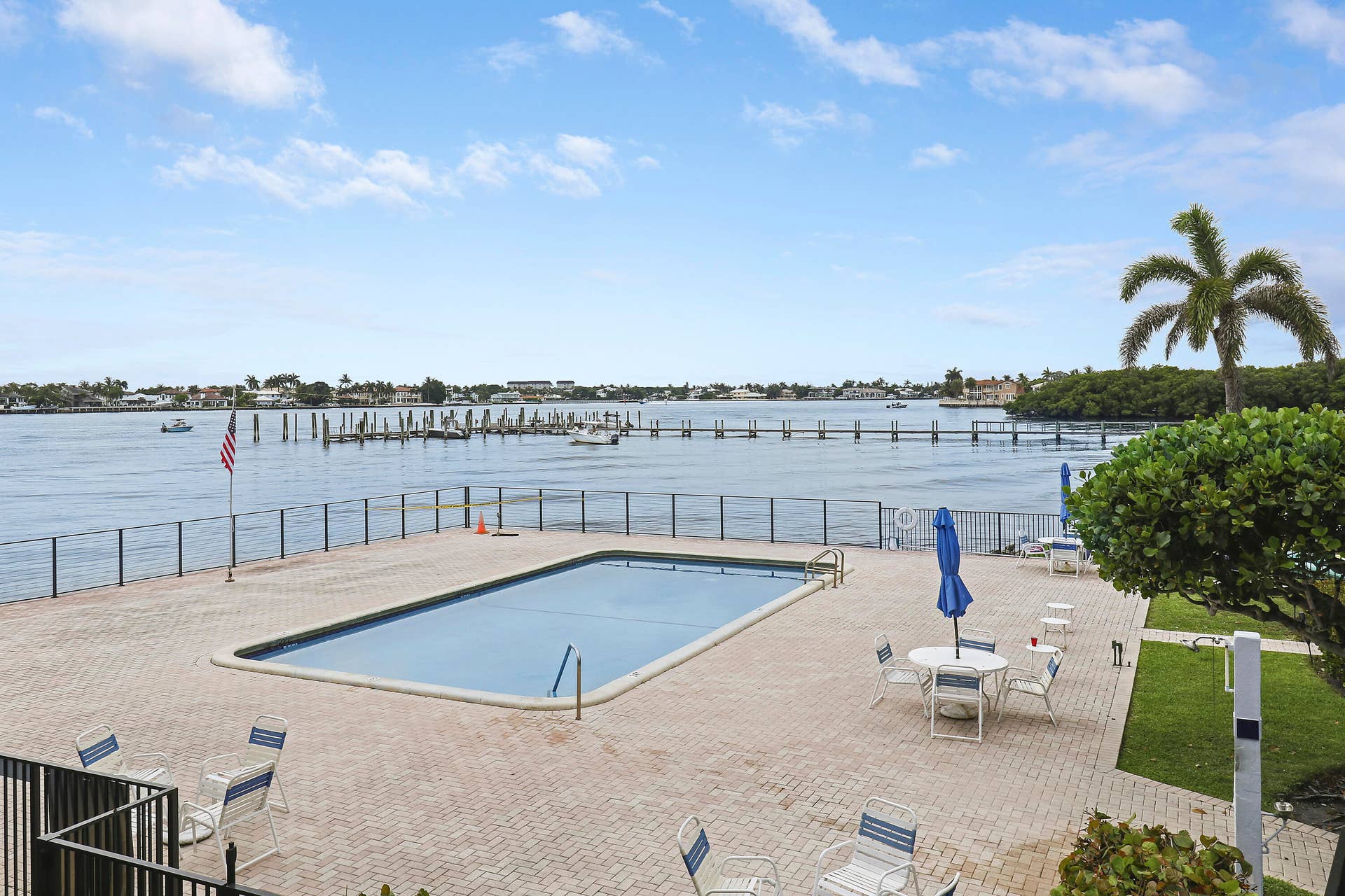 1810 NEW PALM Way, #411, Boynton Beach, FL 33435 community pool