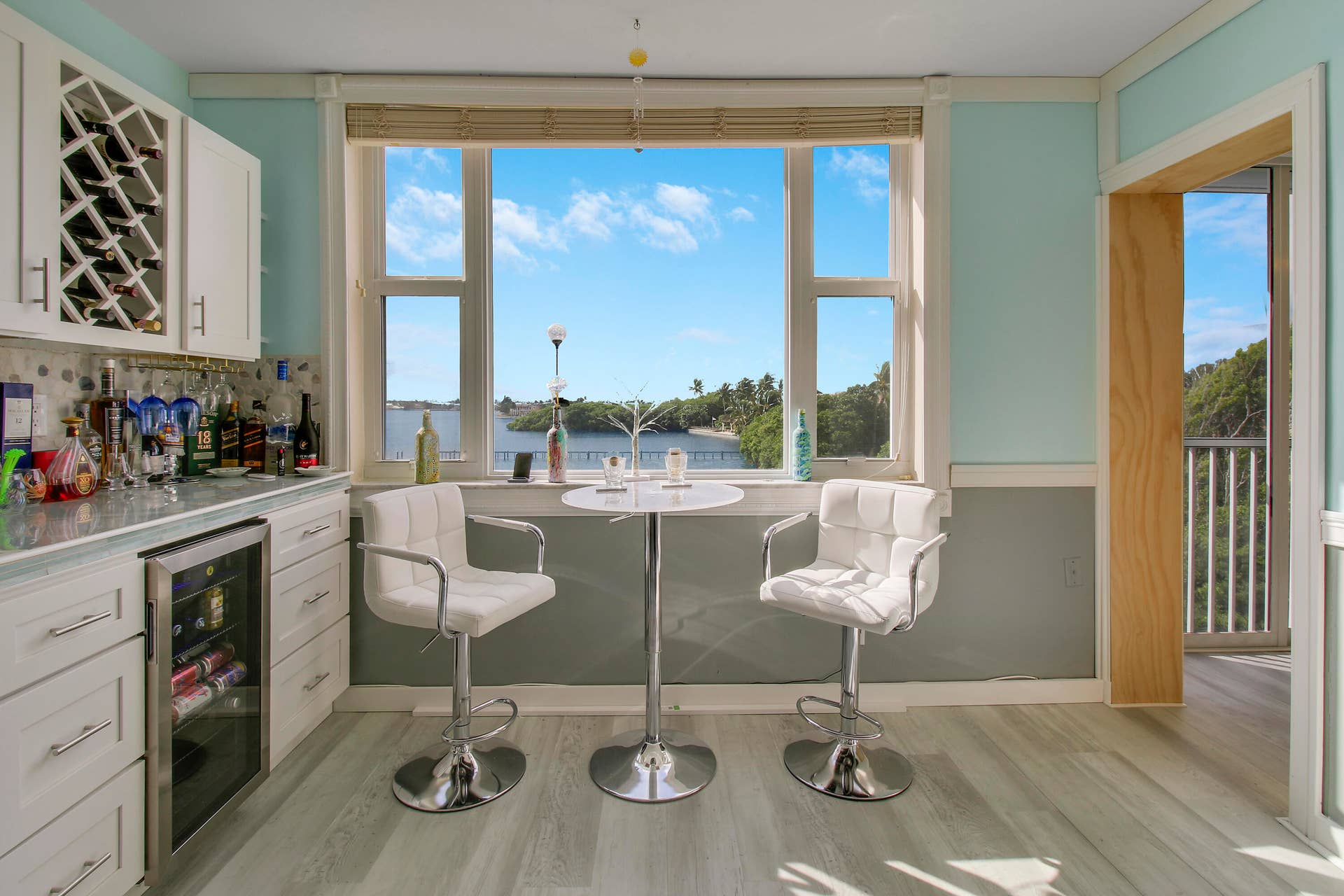 1810 NEW PALM Way, #411, Boynton Beach, FL 33435 dry bar/wine fridge