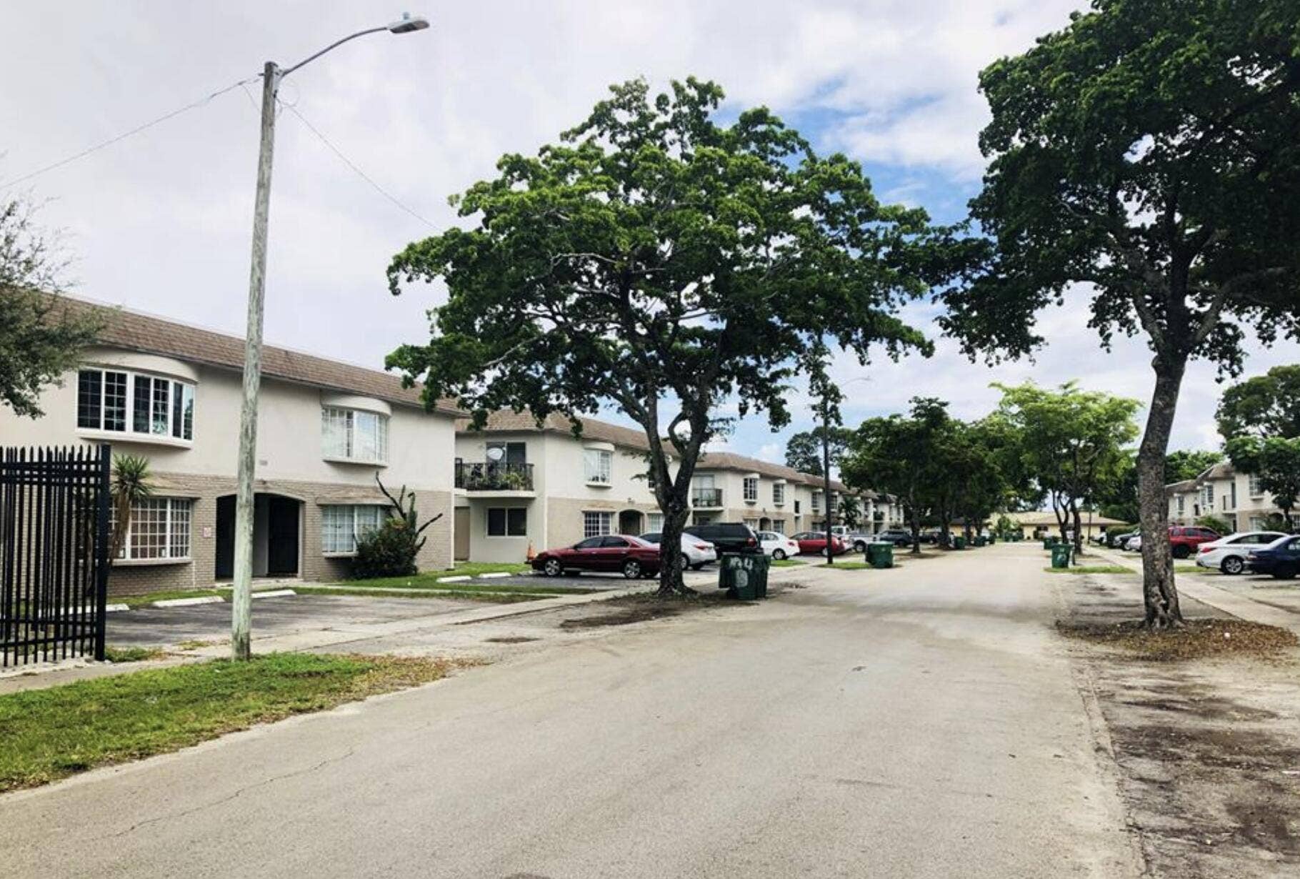 1816 NW 55TH Avenue, #4V, Lauderhill, FL 33313 Neighborhood