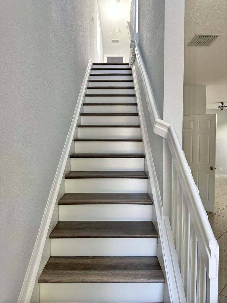 2143 SE BELL ISLE Drive, Port St Lucie, FL 34952 Bell Isle stairs