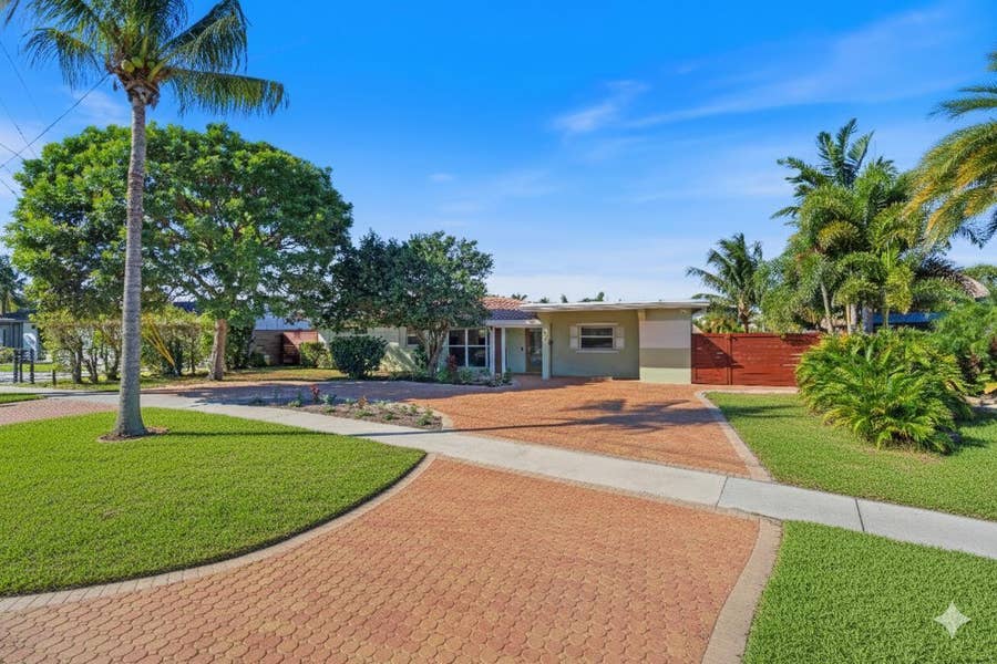 Property photo for 1001 SE 5th Avenue, Pompano Beach, FL