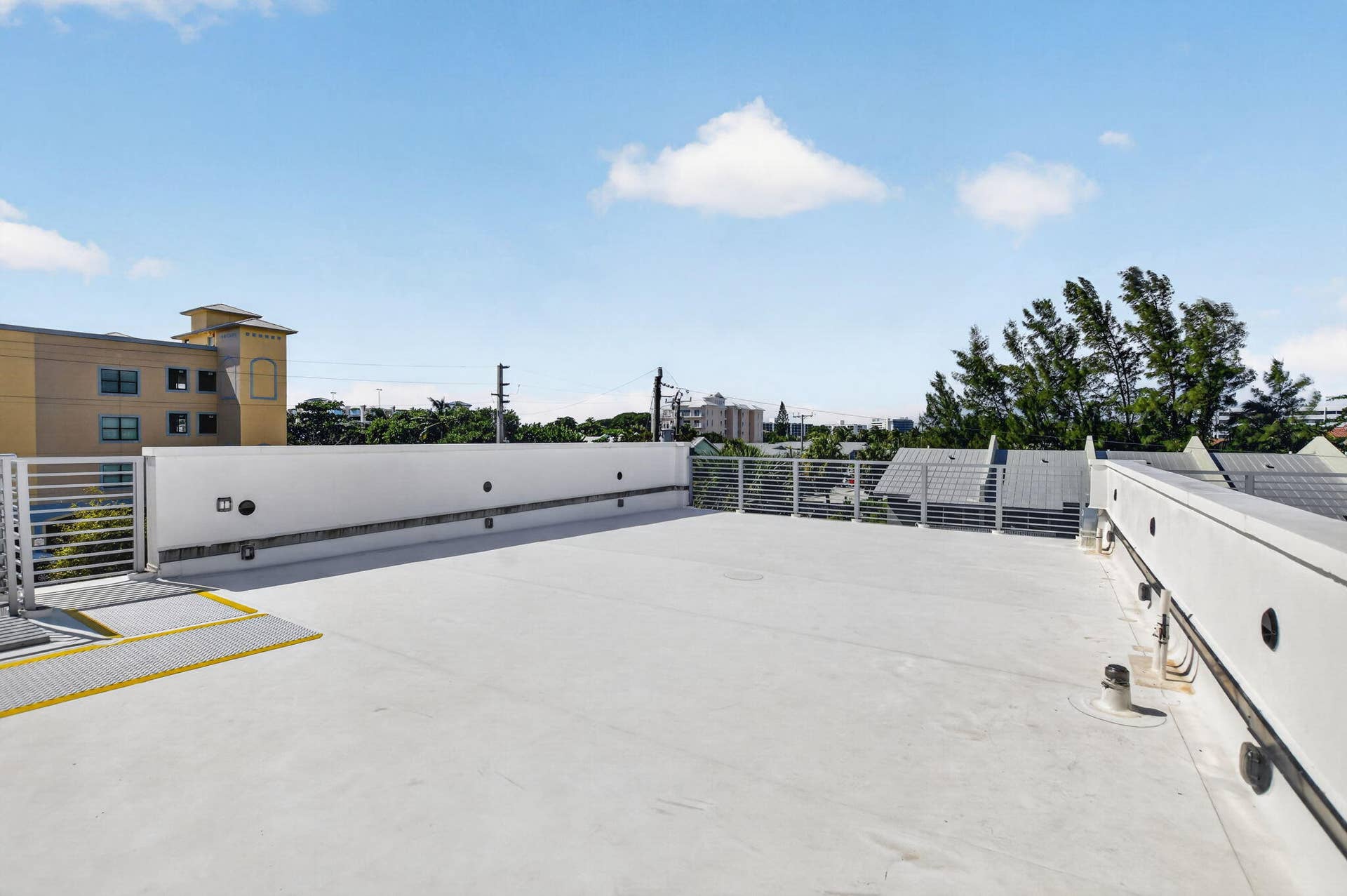 325 NE 20TH Avenue, #Th a, Deerfield Beach, FL 33441 54-web-or-mls-DSC_2025