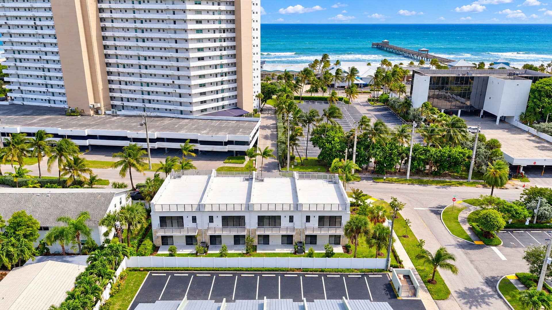 325 NE 20TH Avenue, #Th a, Deerfield Beach, FL 33441 67-web-or-mls-DJI_20261028002214_0074_D_