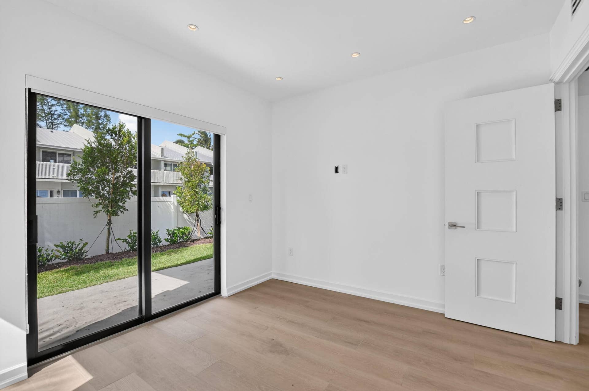 325 NE 20TH Avenue, #Th a, Deerfield Beach, FL 33441 23-web-or-mls-DSC_1900