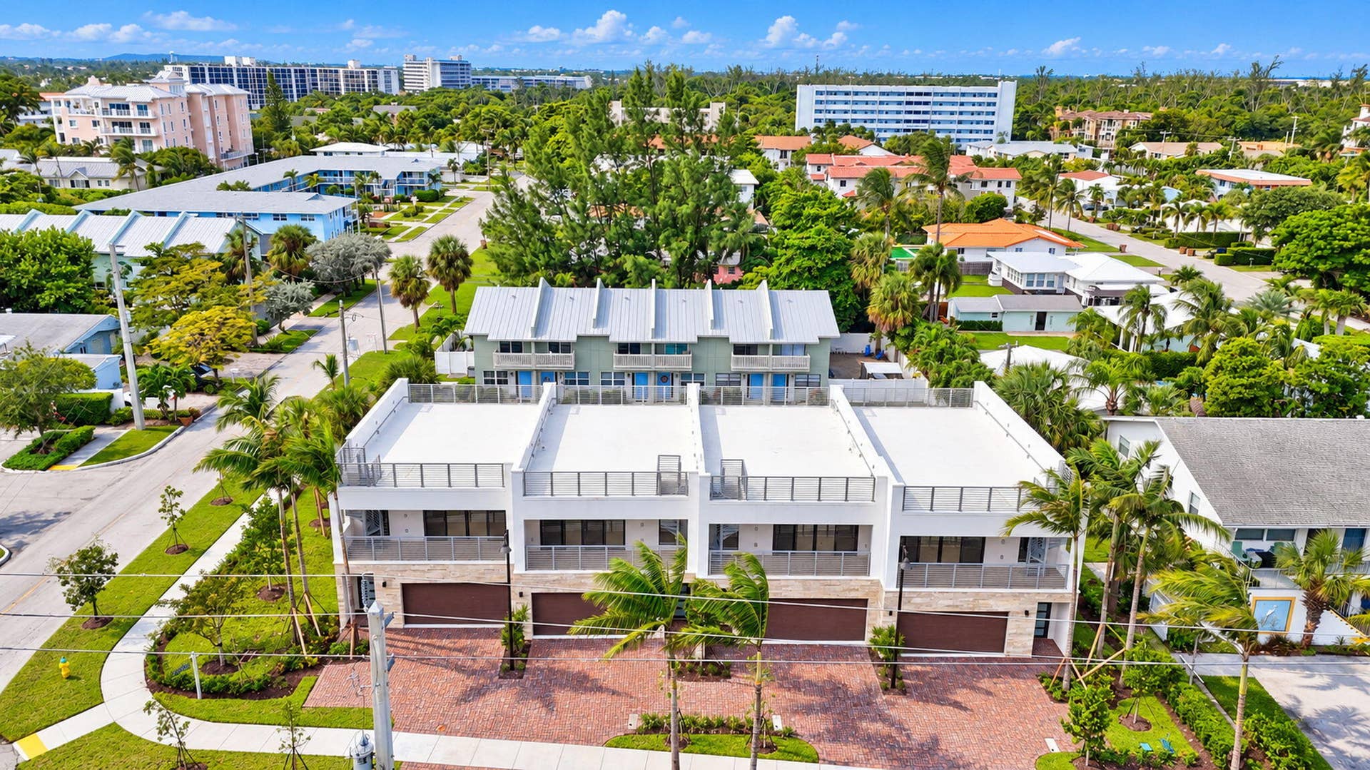 325 NE 20TH Avenue, #Th a, Deerfield Beach, FL 33441 56-web-or-mls-DJI_20261028001931_0019_D_