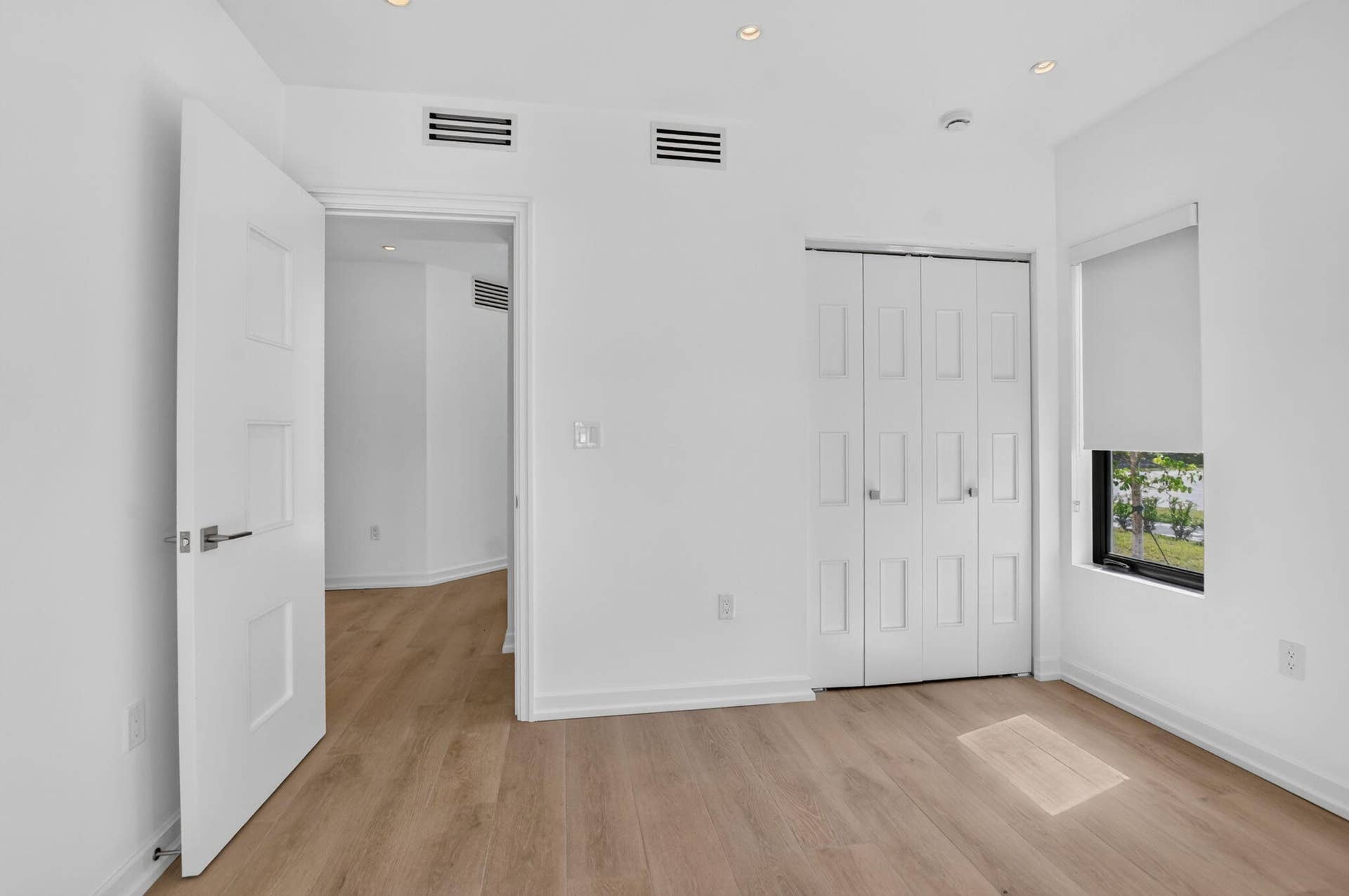 325 NE 20TH Avenue, #Th a, Deerfield Beach, FL 33441 24-web-or-mls-DSC_1905
