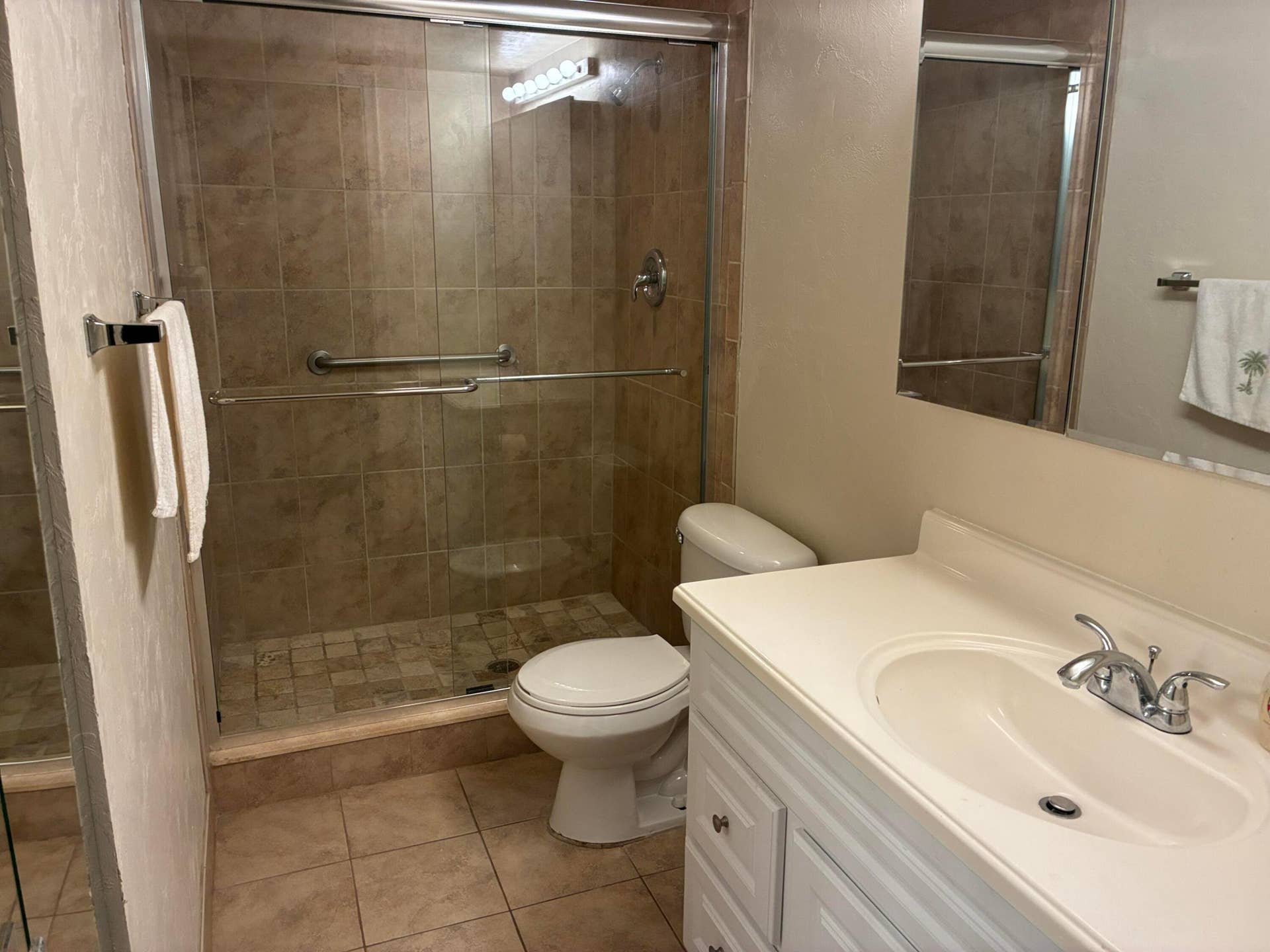 2502 ANTIGUA Terrace, #G1, Coconut Creek, FL 33066 IMG_3632