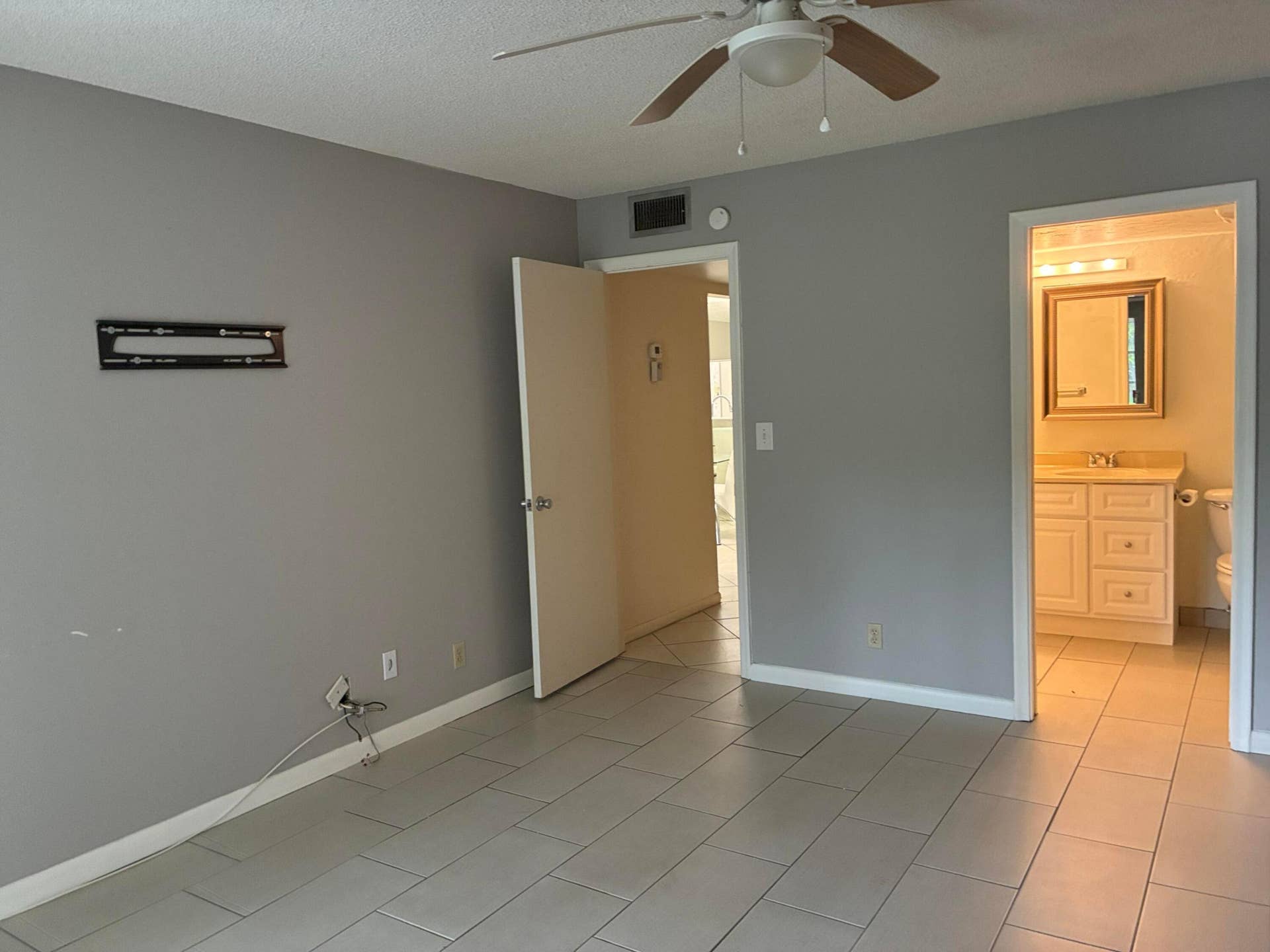 2502 ANTIGUA Terrace, #G1, Coconut Creek, FL 33066 IMG_3646