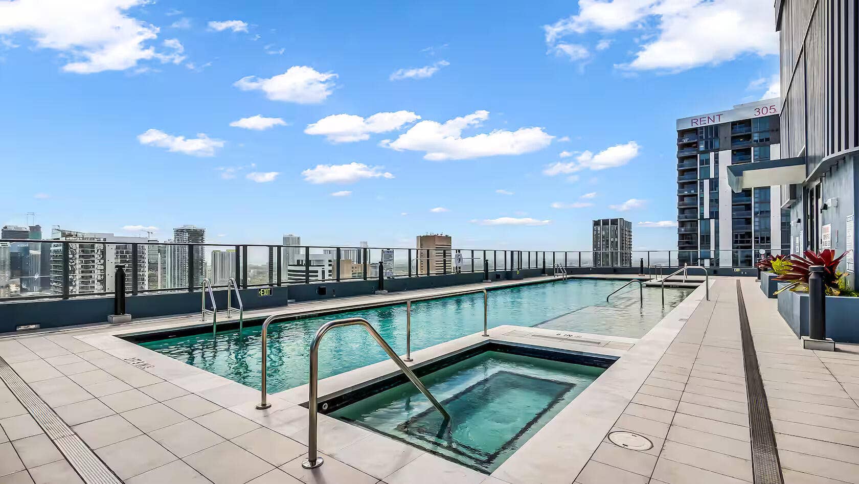 Rooftop Pool2