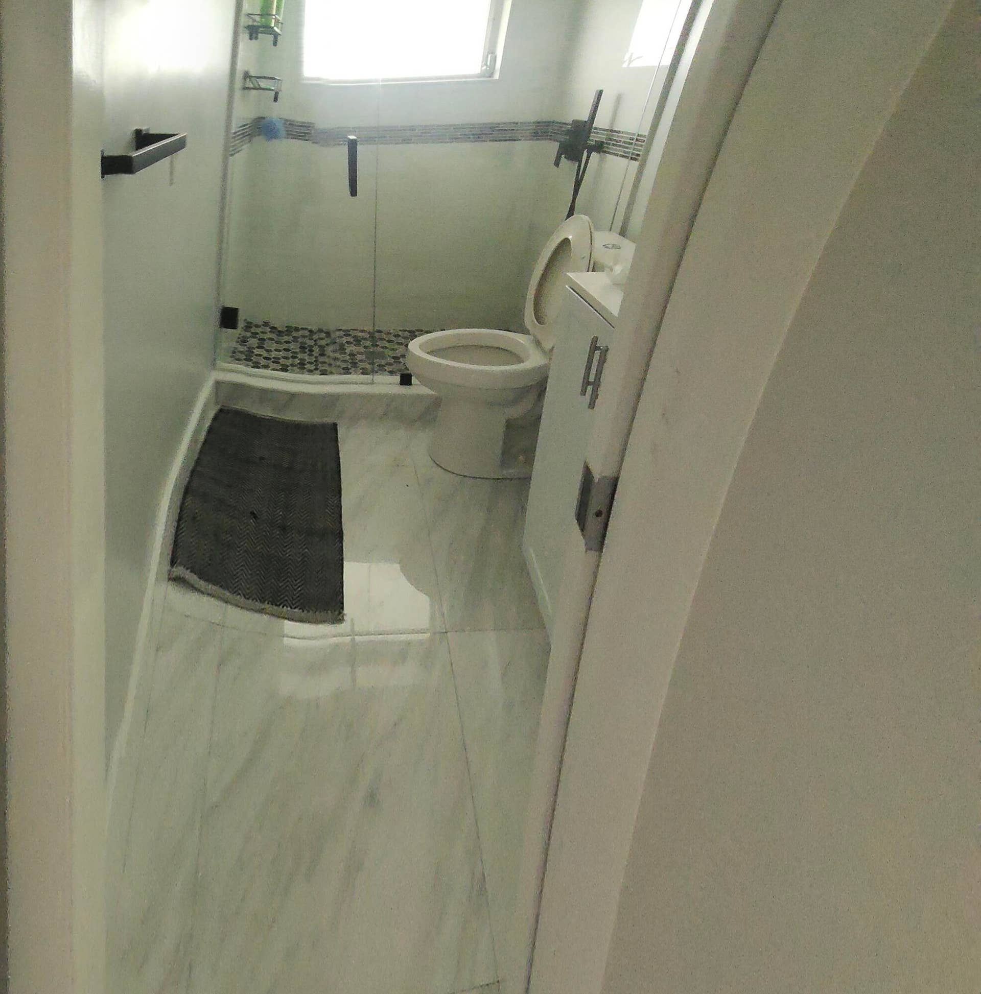 2667 Dudley Drive E, #H, West Palm Beach, FL 33415 Bathroom