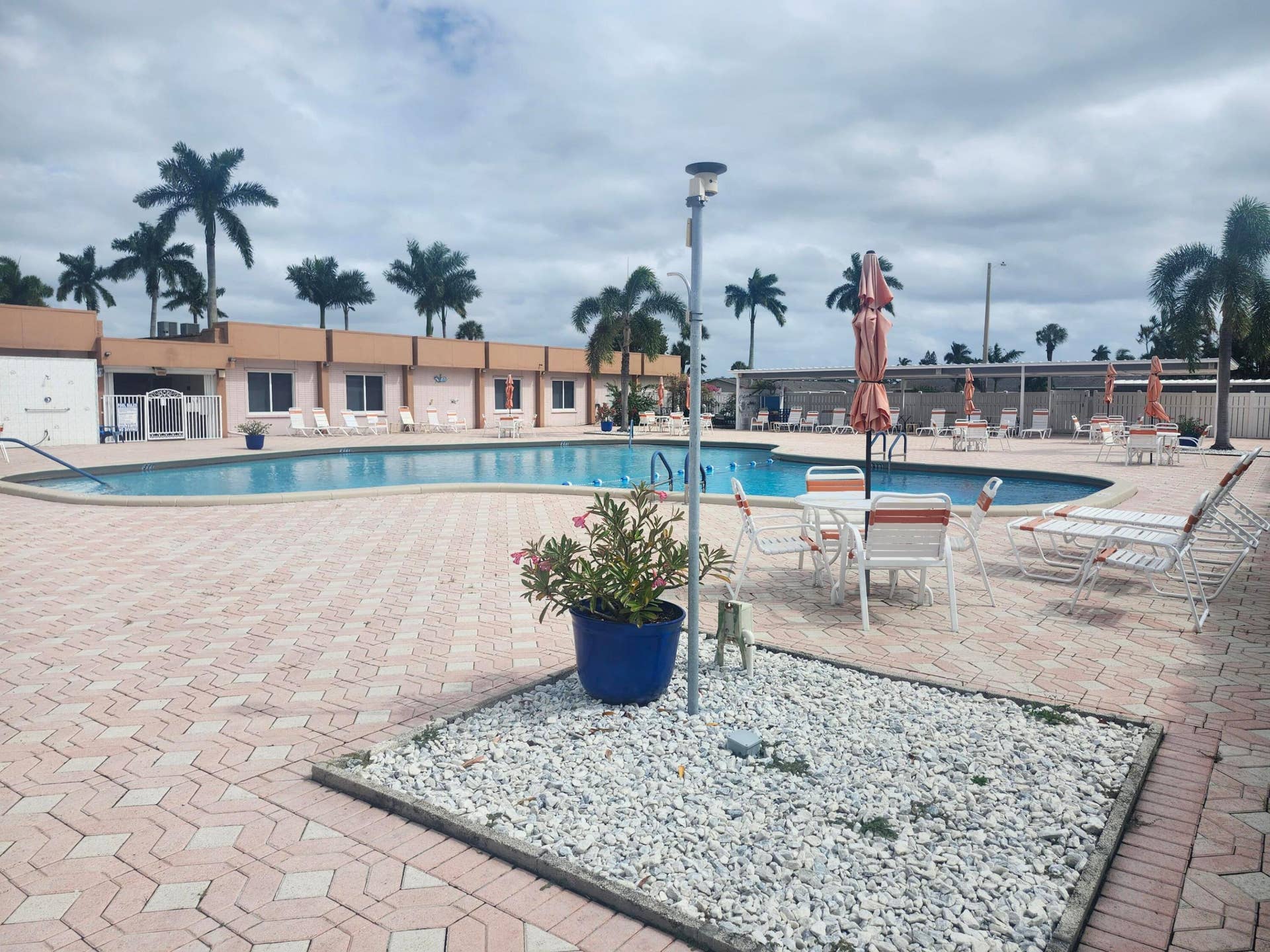 2667 Dudley Drive E, #H, West Palm Beach, FL 33415 Pool Area
