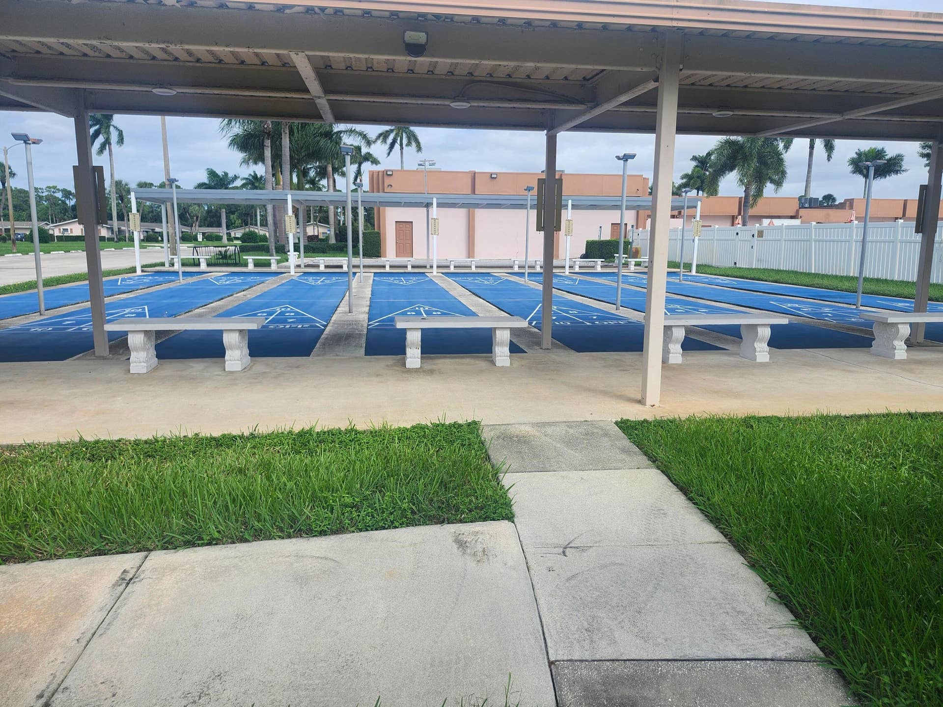 2667 Dudley Drive E, #H, West Palm Beach, FL 33415 Shuffleboard Court