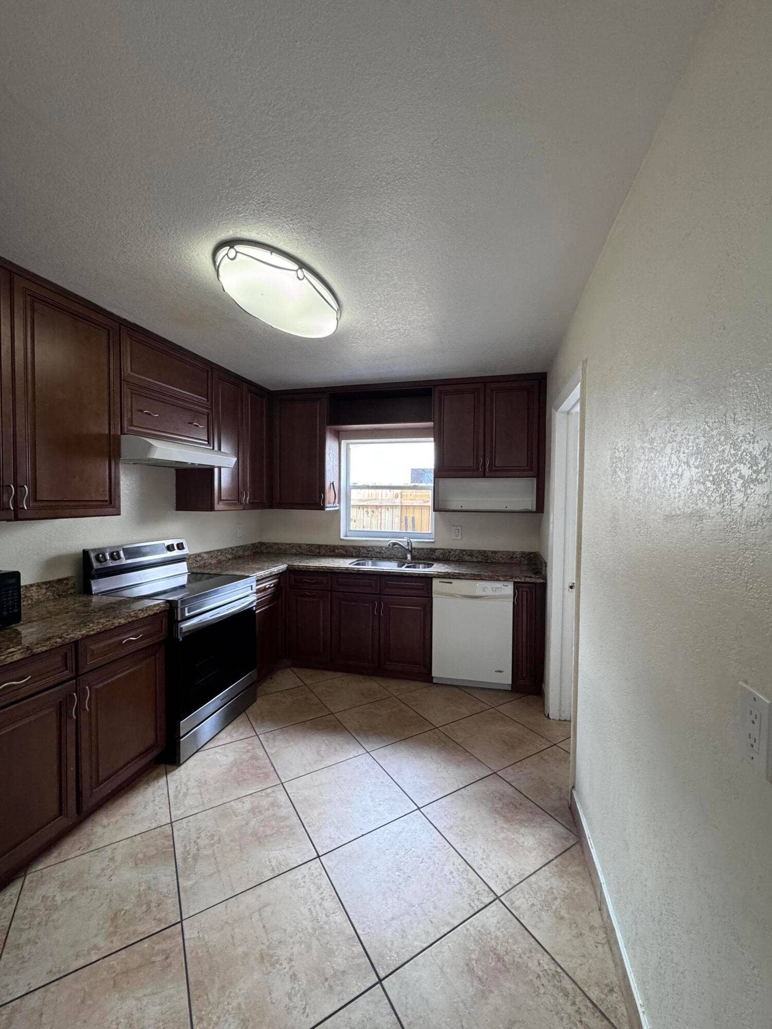 3611 NE 16th Avenue, Pompano Beach, FL 33064 IMG_3319