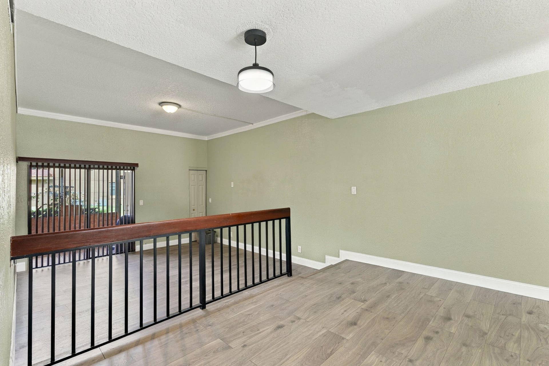 2572 RIVERSIDE Drive, #413, Coral Springs, FL 33065 AR Media 11