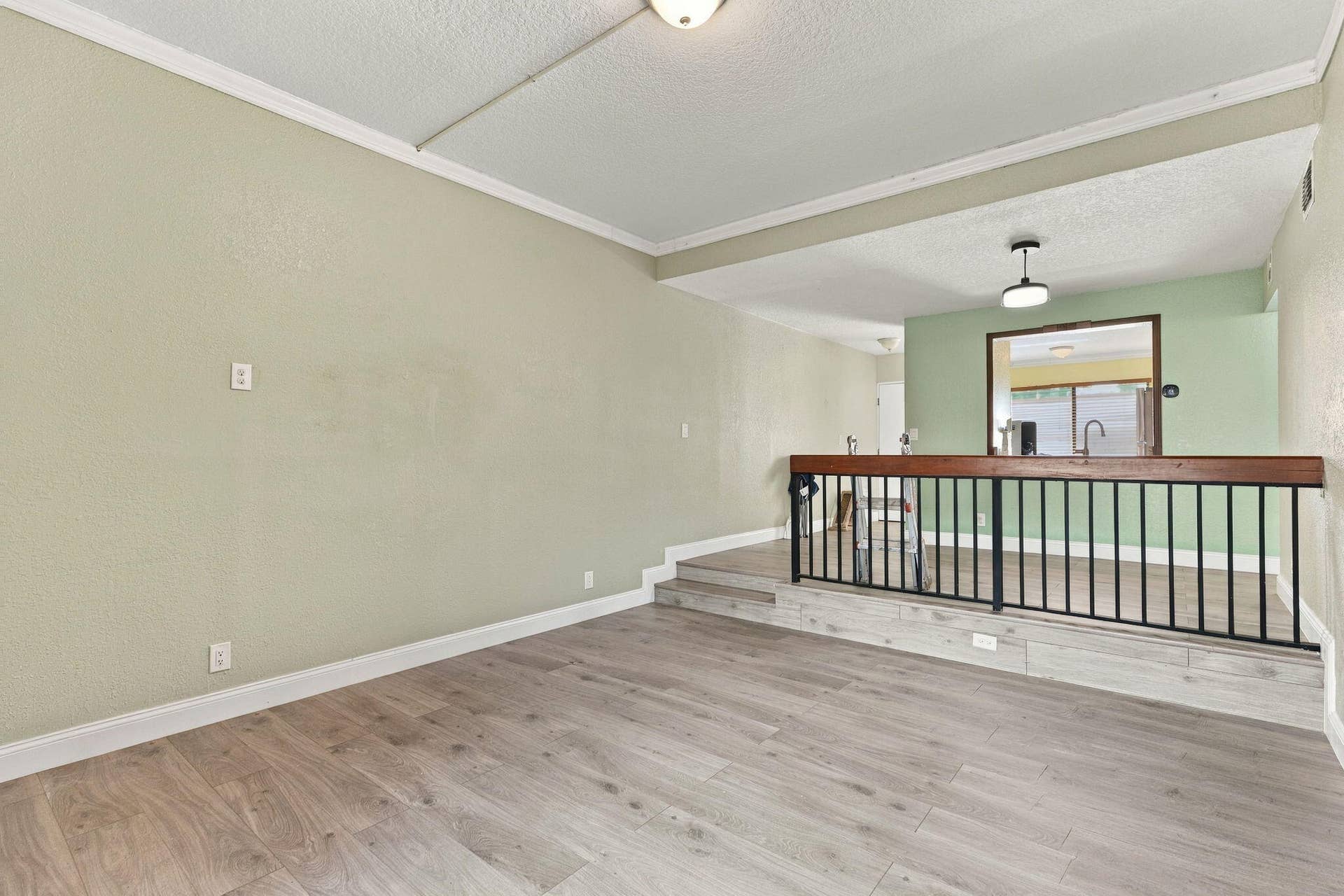 2572 RIVERSIDE Drive, #413, Coral Springs, FL 33065 AR Media 14