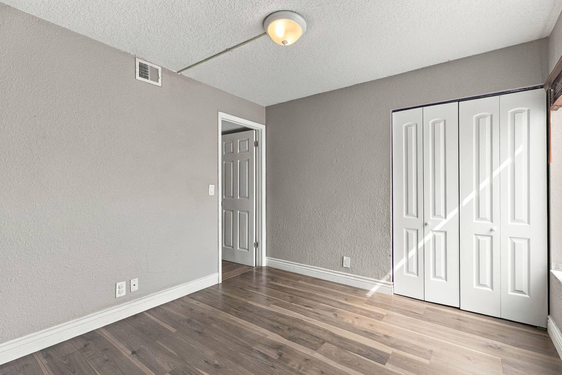 2572 RIVERSIDE Drive, #413, Coral Springs, FL 33065 AR Media 20