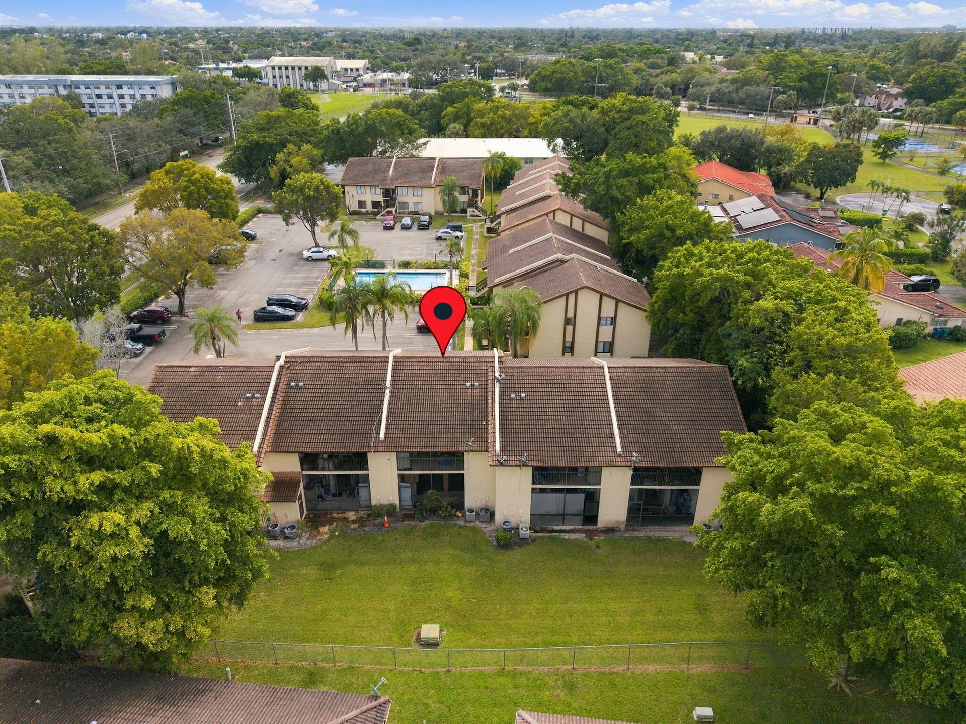 2572 RIVERSIDE Drive, #413, Coral Springs, FL 33065 AR Media 35