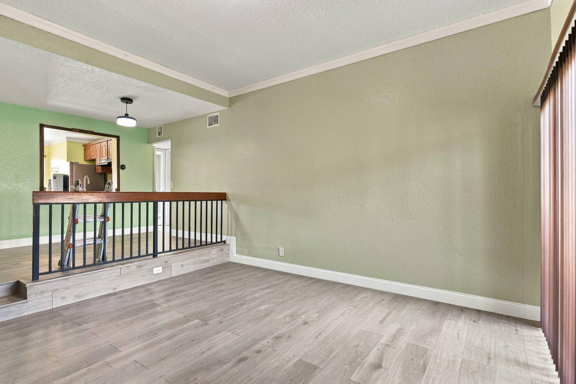 2572 RIVERSIDE Drive, #413, Coral Springs, FL 33065 AR Media 15
