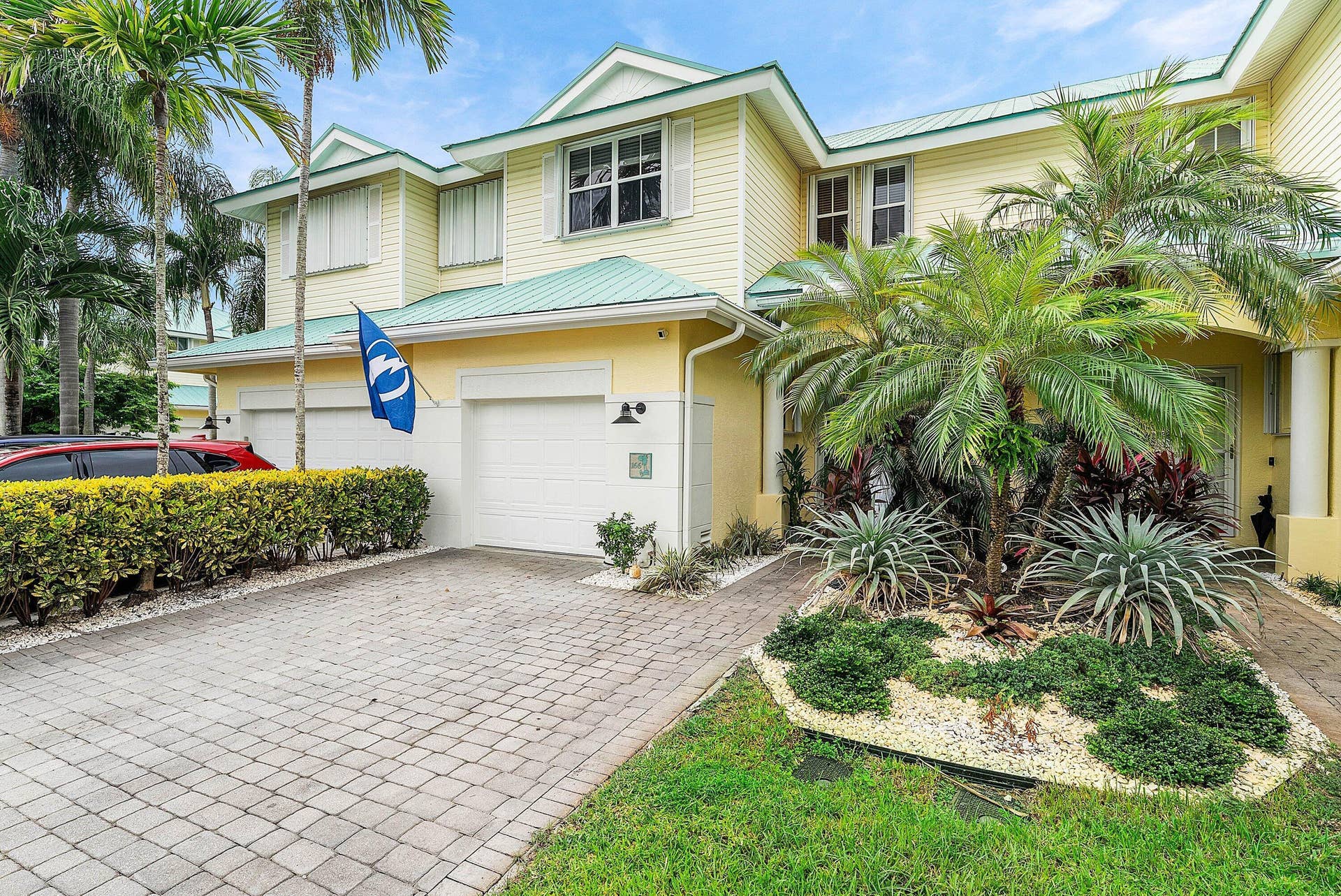 166 Barefoot Cove, Hypoluxo, FL 33462 1 Car Garage / 2 Outside Parking Spots