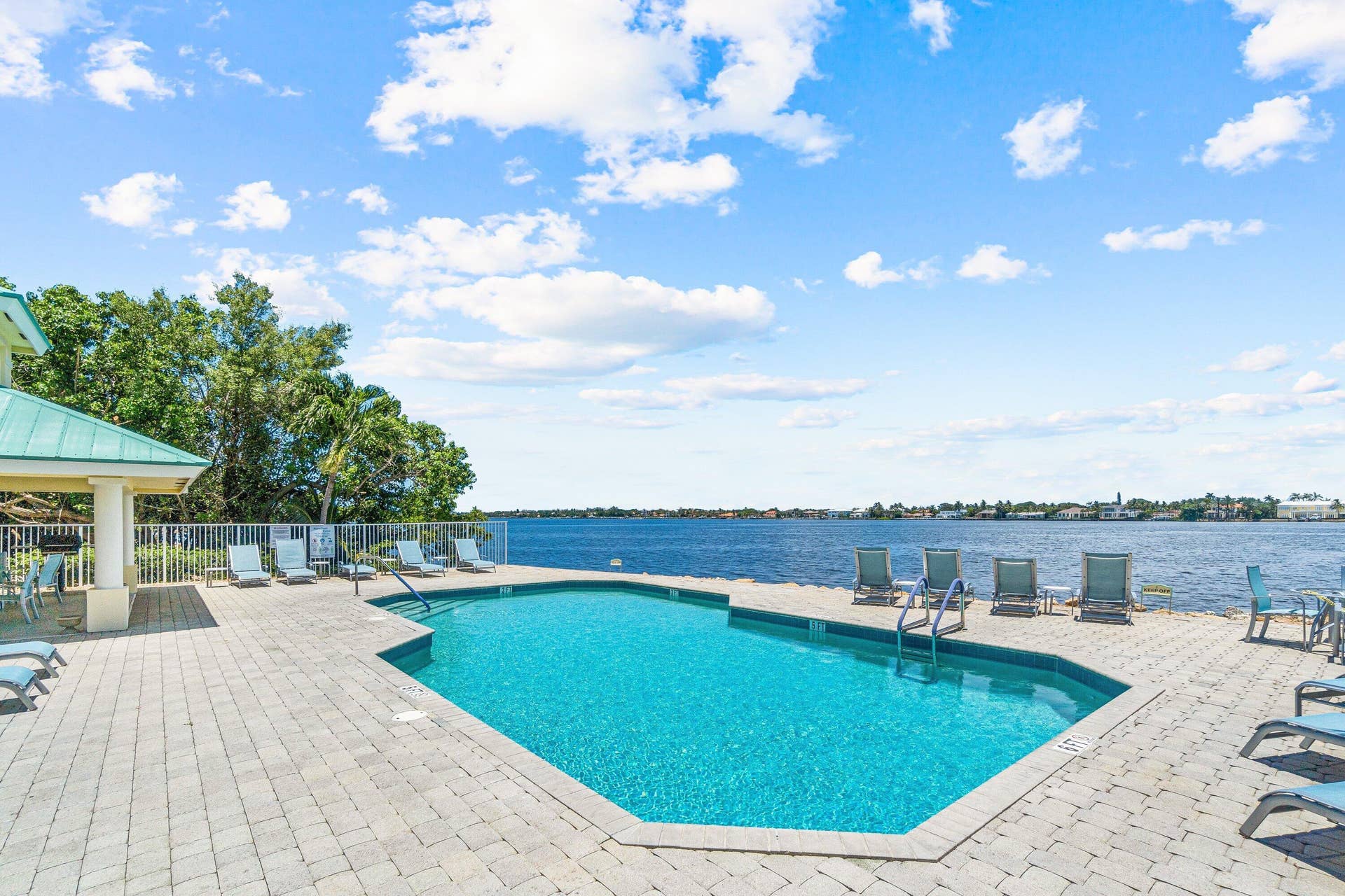 166 Barefoot Cove, Hypoluxo, FL 33462 Pool / Intracoastal
