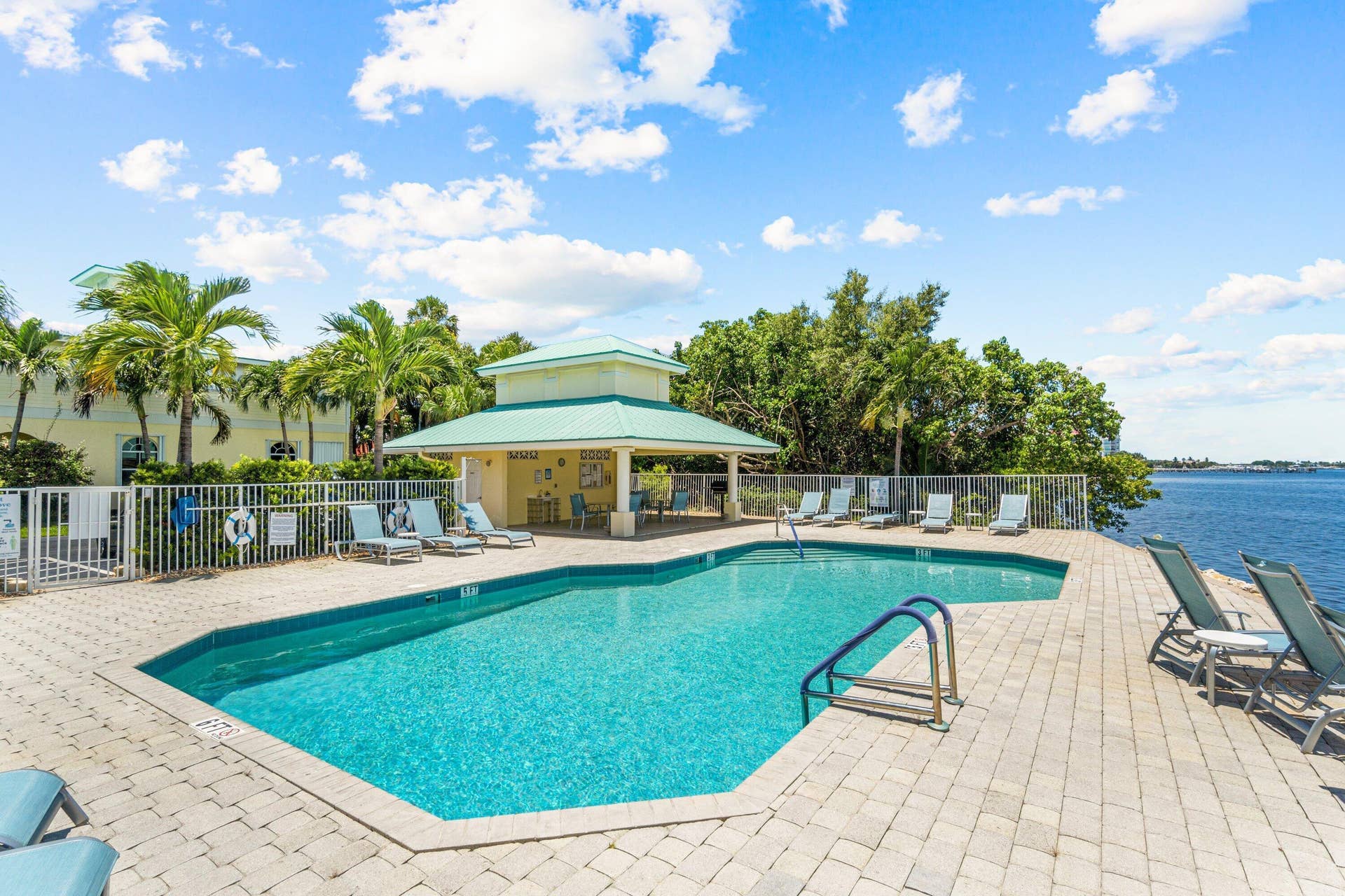 166 Barefoot Cove, Hypoluxo, FL 33462 Pool / Cabana