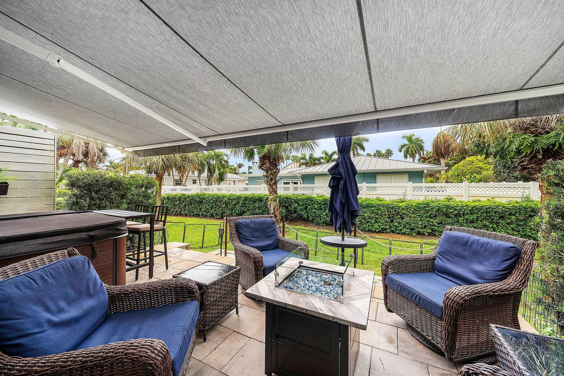 166 Barefoot Cove, Hypoluxo, FL 33462 Extended Patio with Retractable Awning