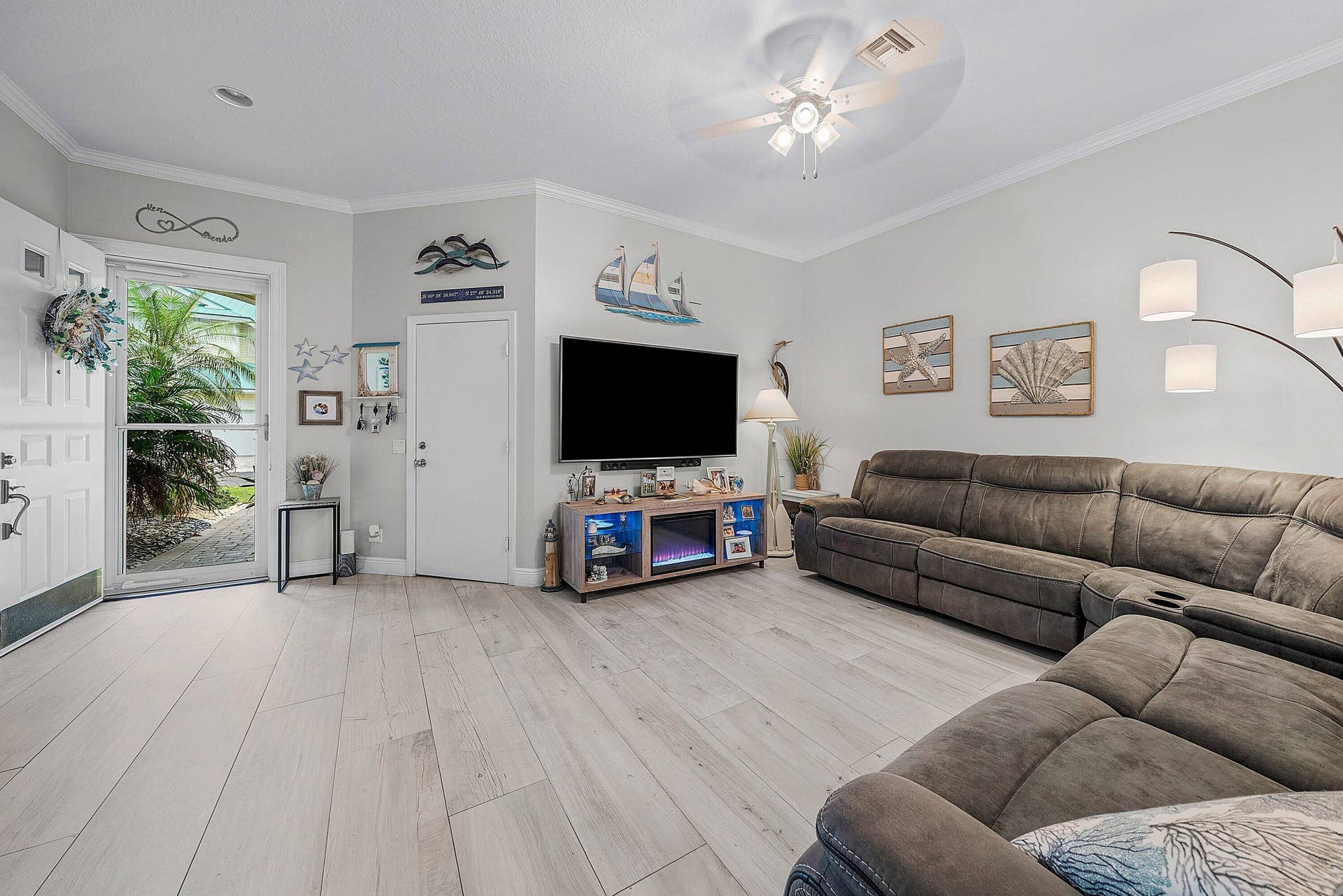 166 Barefoot Cove, Hypoluxo, FL 33462 007-166BarefootCove-Hypoluxo-FL-33462-SM
