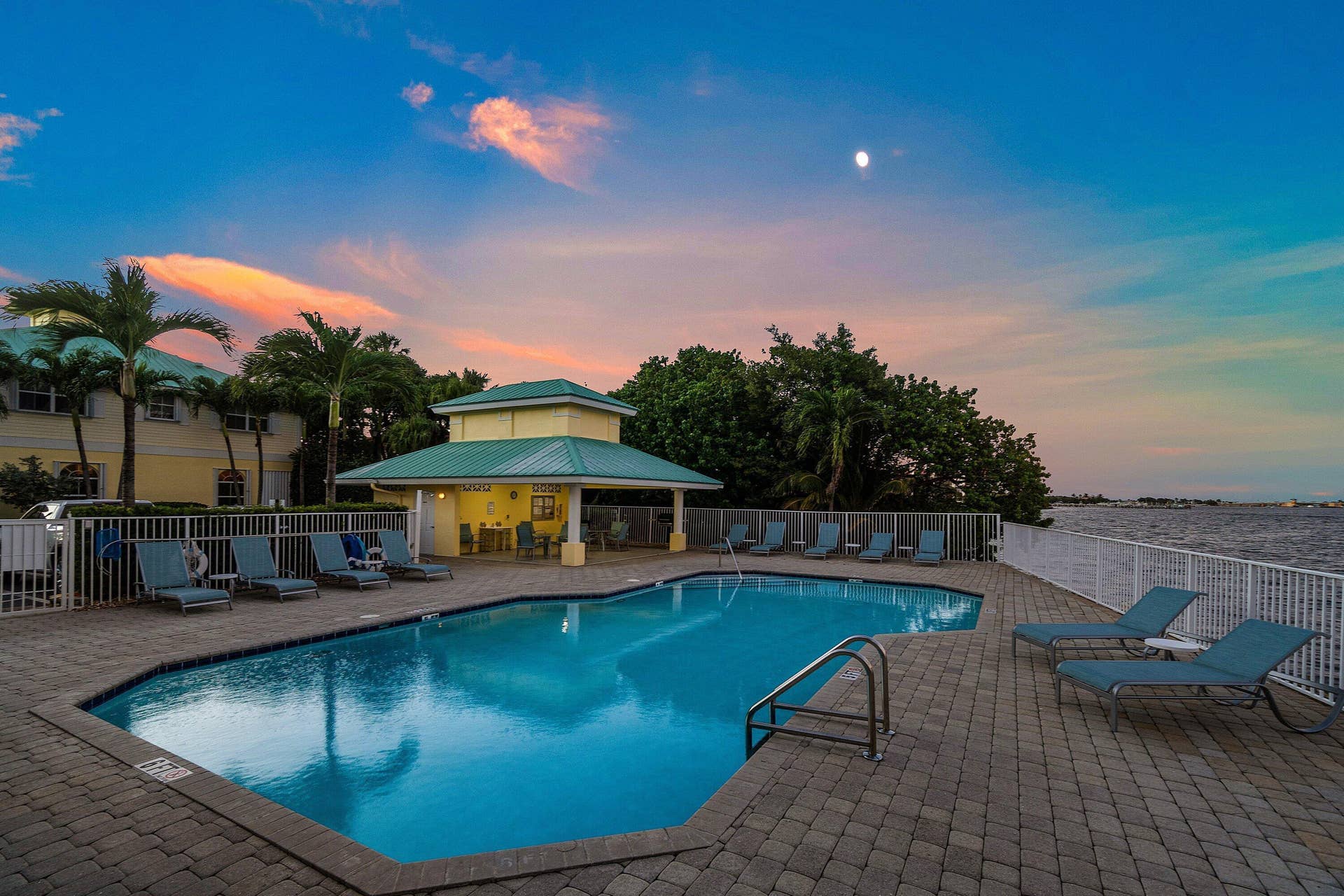 166 Barefoot Cove, Hypoluxo, FL 33462 Pool / Intracoastal