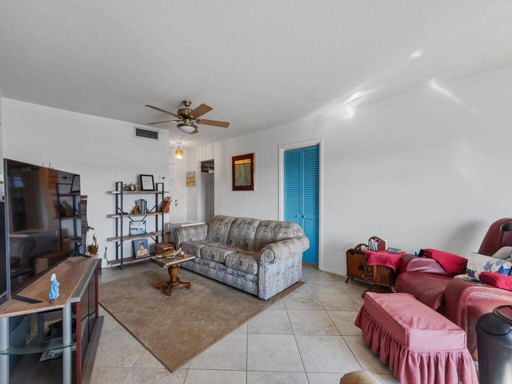 200 GREYTWIG Road, #213, Vero Beach, FL 32963 Image00014