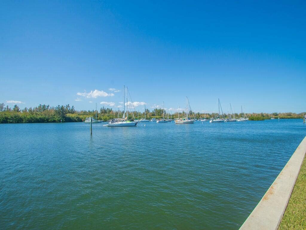 200 GREYTWIG Road, #213, Vero Beach, FL 32963 Image00033