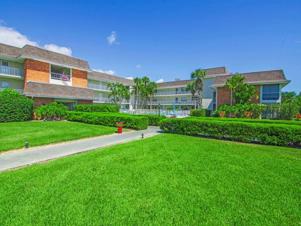 200 GREYTWIG Road, #213, Vero Beach, FL 32963 Image00027