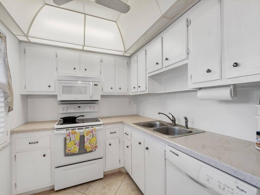 200 GREYTWIG Road, #213, Vero Beach, FL 32963 Image00022
