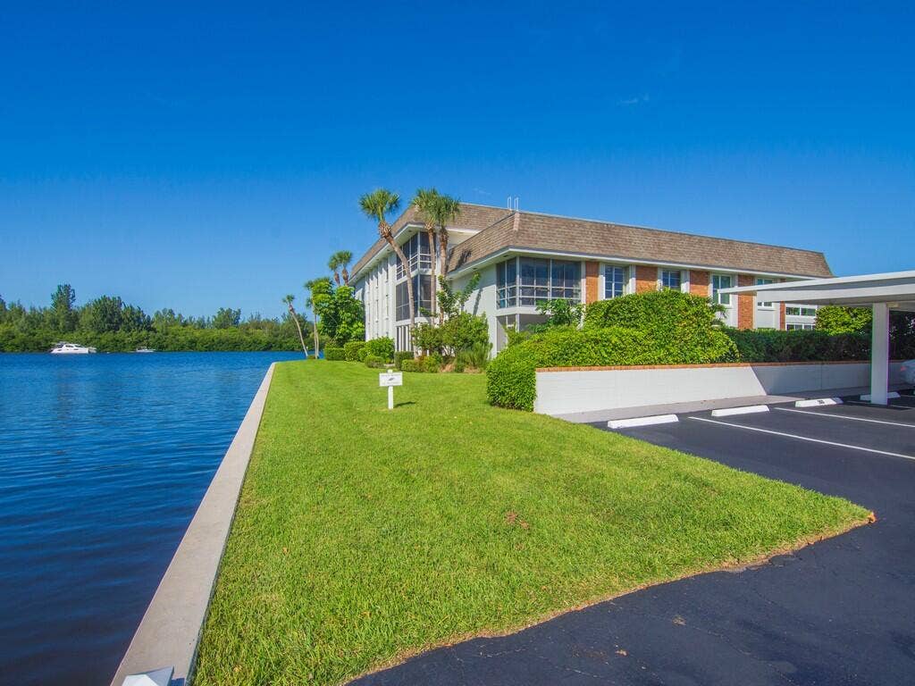 200 GREYTWIG Road, #213, Vero Beach, FL 32963 Image00005