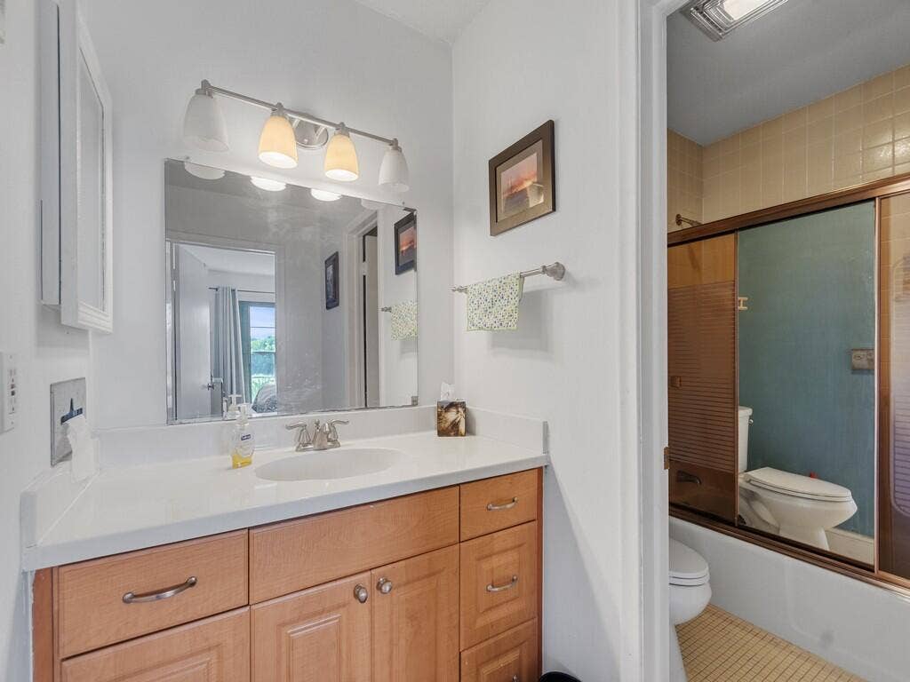 200 GREYTWIG Road, #213, Vero Beach, FL 32963 Image00008